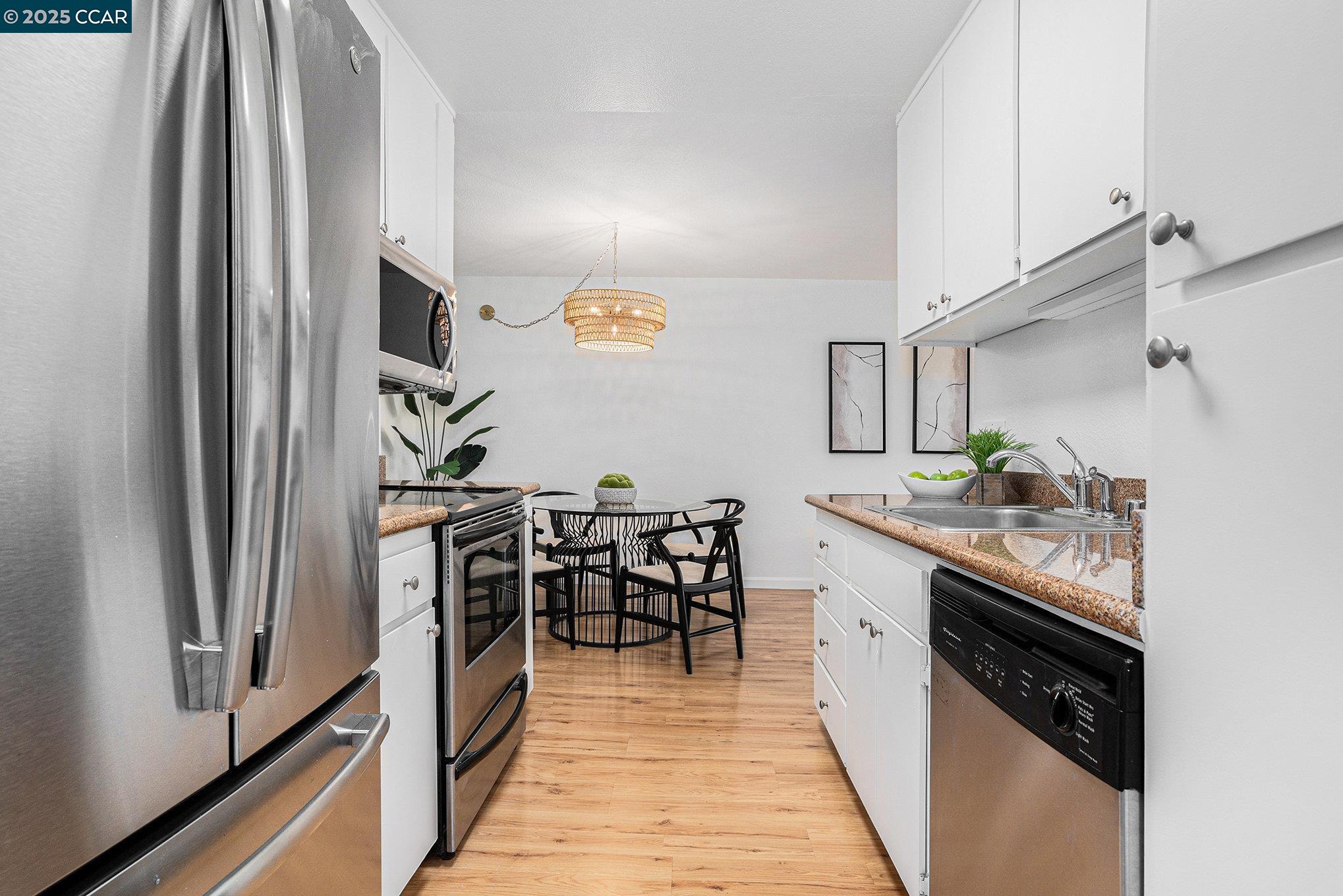 Photo #5: 41106065 Listing 