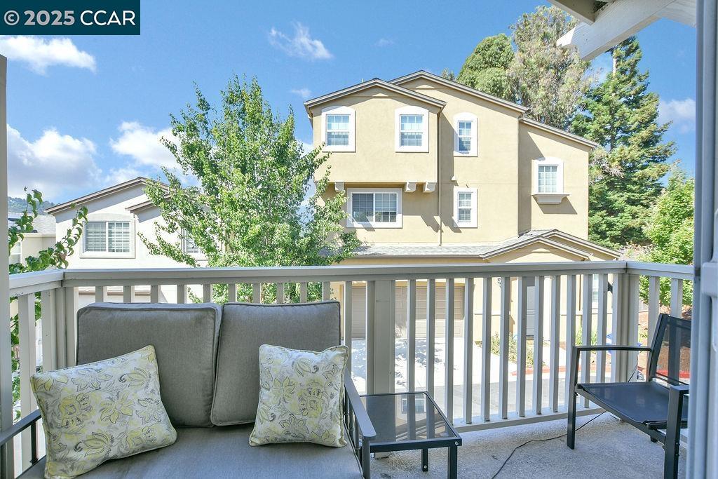 Detail Gallery Image 31 of 38 For 476 Colina Way, El Sobrante,  CA 94803 - 3 Beds | 2/1 Baths