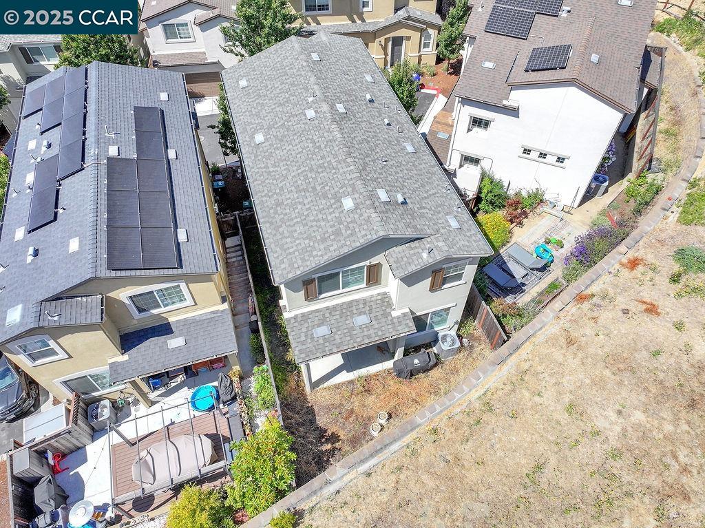Detail Gallery Image 34 of 38 For 476 Colina Way, El Sobrante,  CA 94803 - 3 Beds | 2/1 Baths