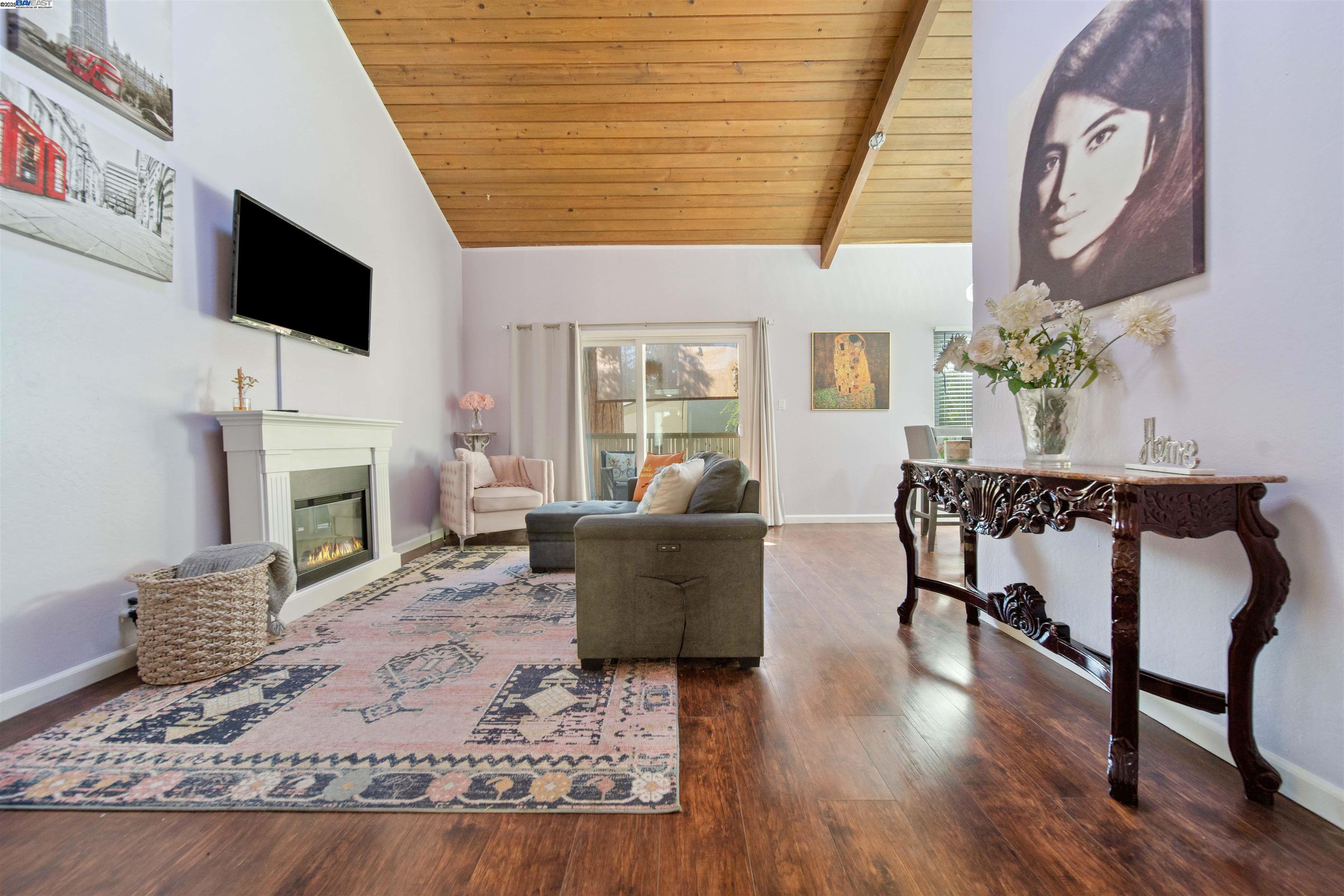 MLS: 41106071 Condo For Sale