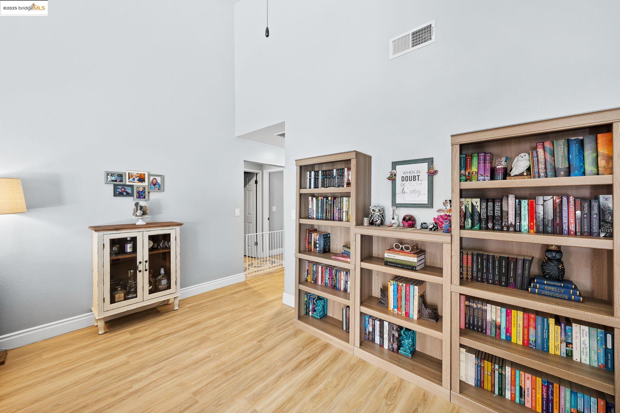 Detail Gallery Image 22 of 37 For 2256 Camborne Dr, Modesto,  CA 95356 - 2 Beds | 2 Baths