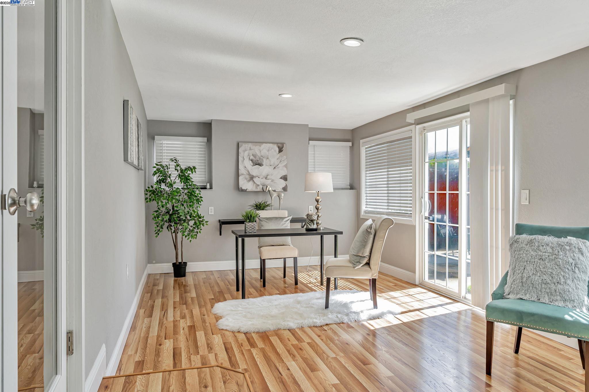 Detail Gallery Image 15 of 28 For 820 9th Ave, Redwood City,  CA 94063 - 2 Beds | 1 Baths