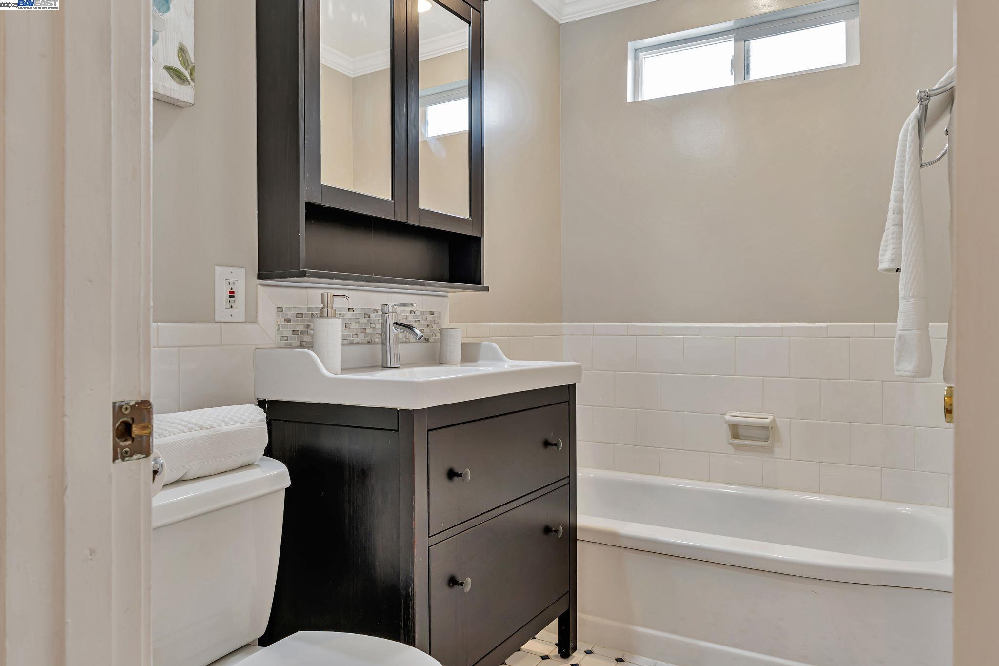 Detail Gallery Image 22 of 28 For 820 9th Ave, Redwood City,  CA 94063 - 2 Beds | 1 Baths