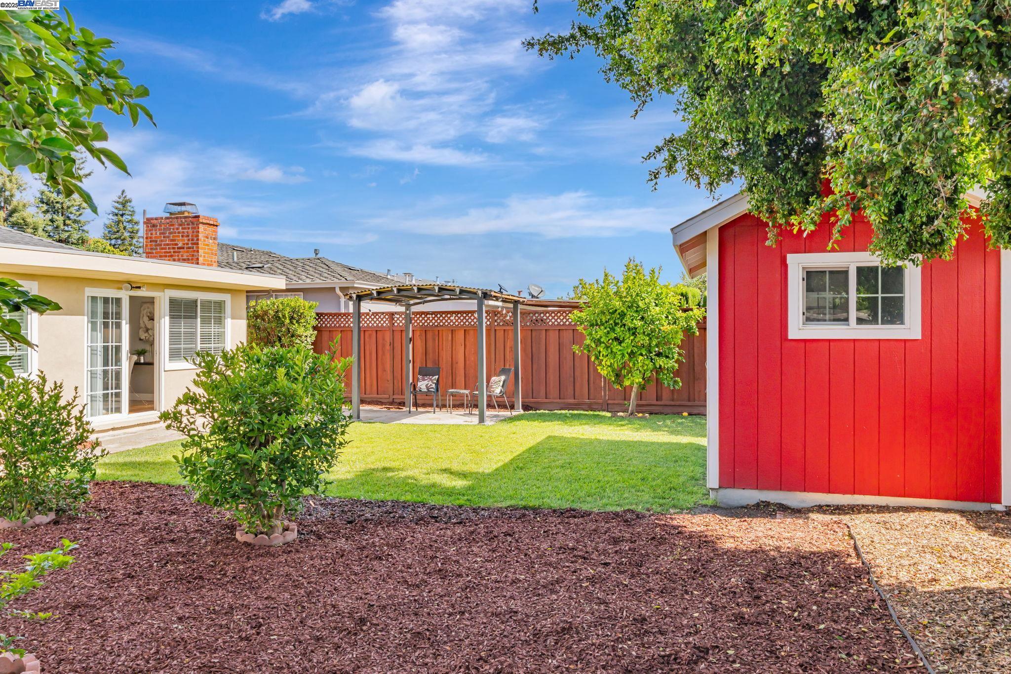 Detail Gallery Image 25 of 28 For 820 9th Ave, Redwood City,  CA 94063 - 2 Beds | 1 Baths