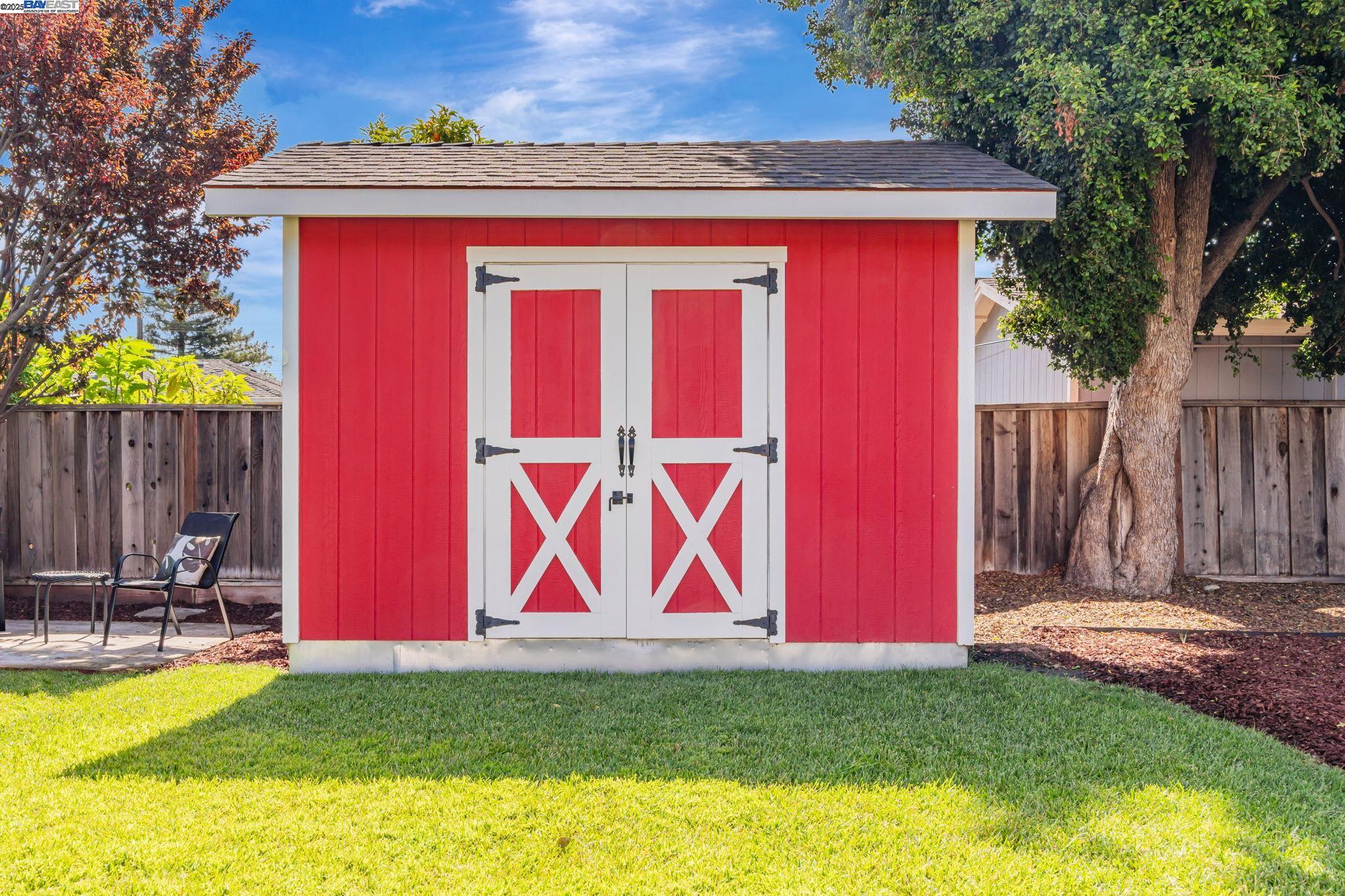 Detail Gallery Image 28 of 28 For 820 9th Ave, Redwood City,  CA 94063 - 2 Beds | 1 Baths