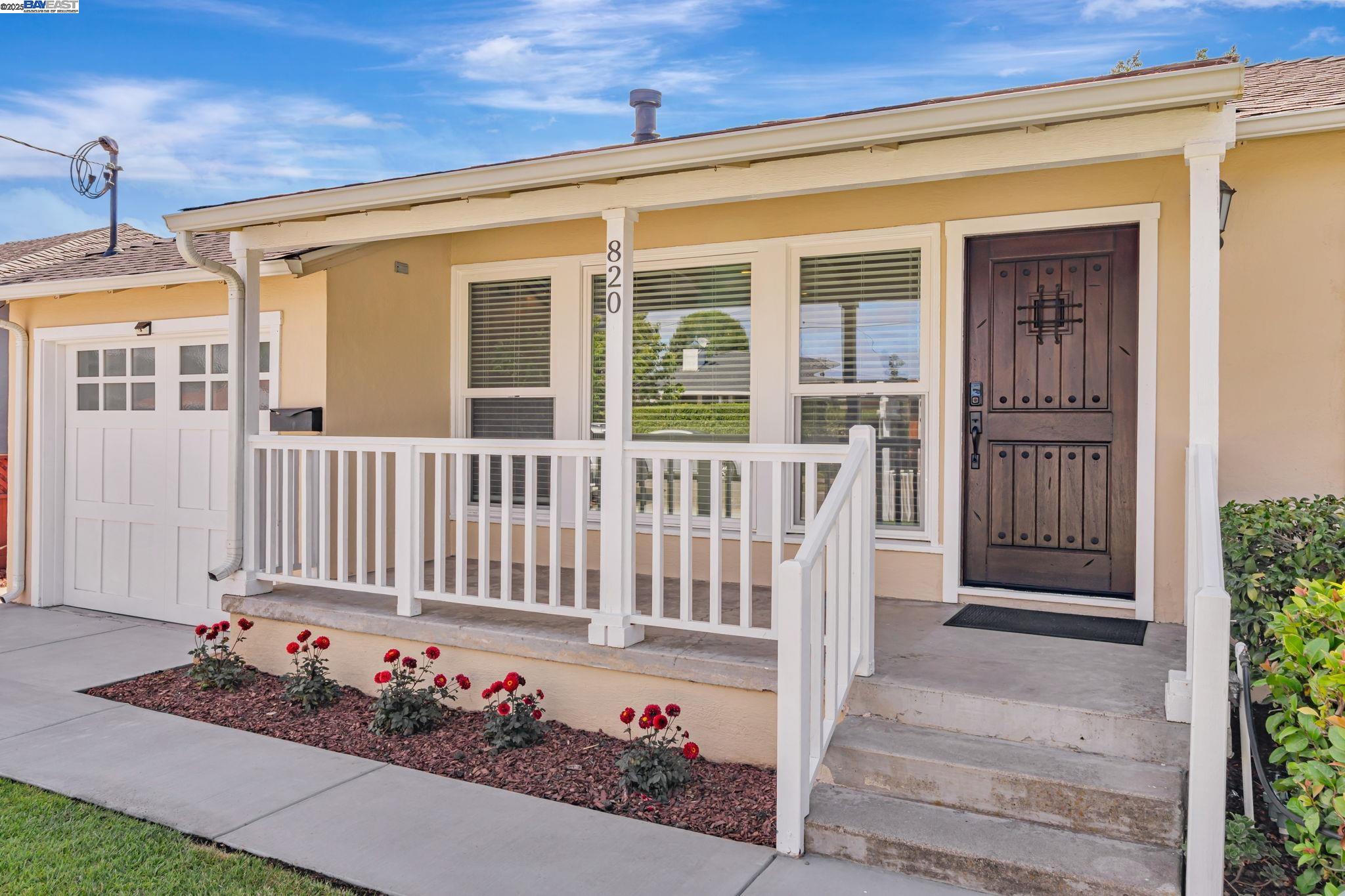 Detail Gallery Image 4 of 28 For 820 9th Ave, Redwood City,  CA 94063 - 2 Beds | 1 Baths