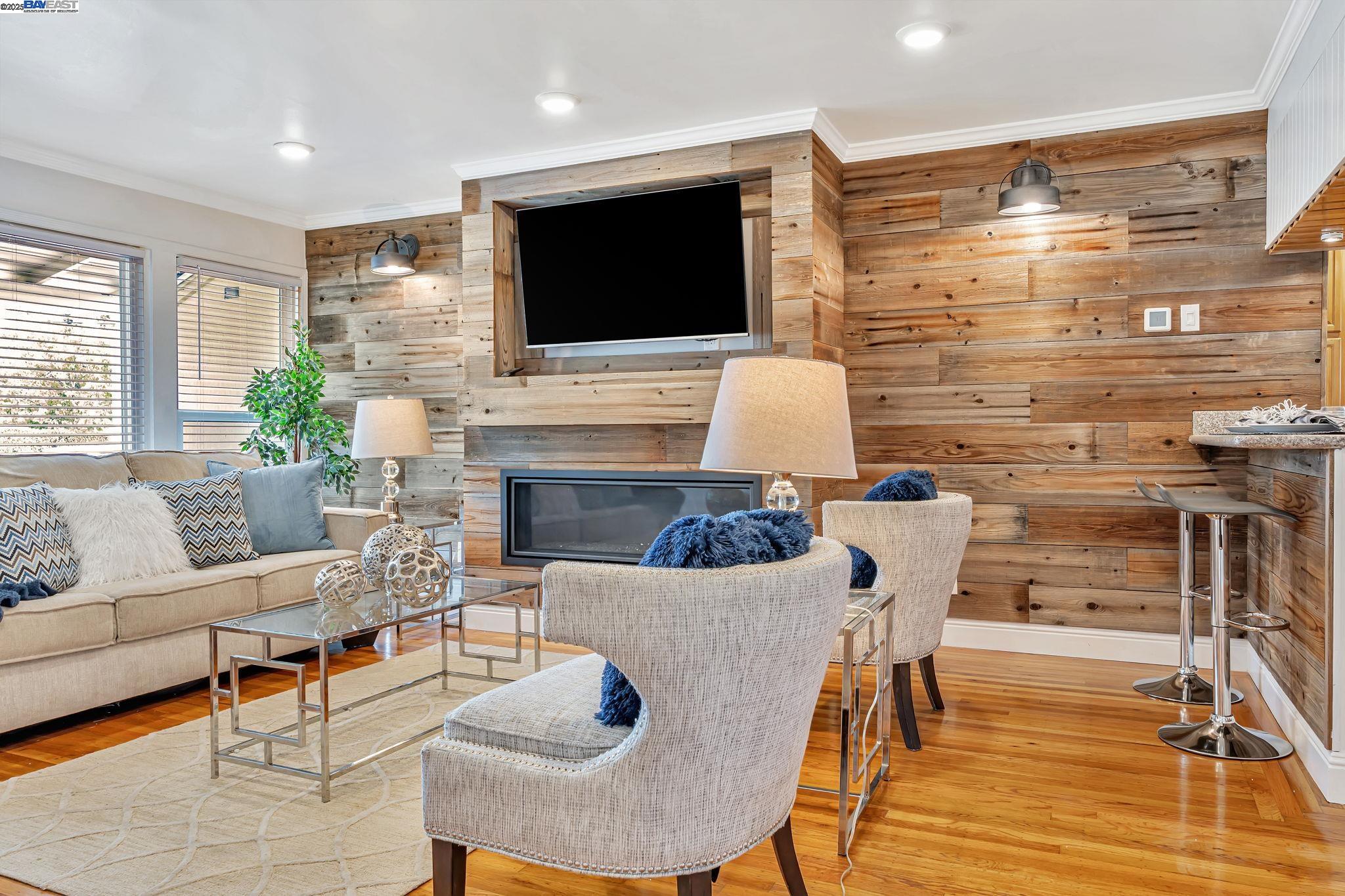 Detail Gallery Image 6 of 28 For 820 9th Ave, Redwood City,  CA 94063 - 2 Beds | 1 Baths