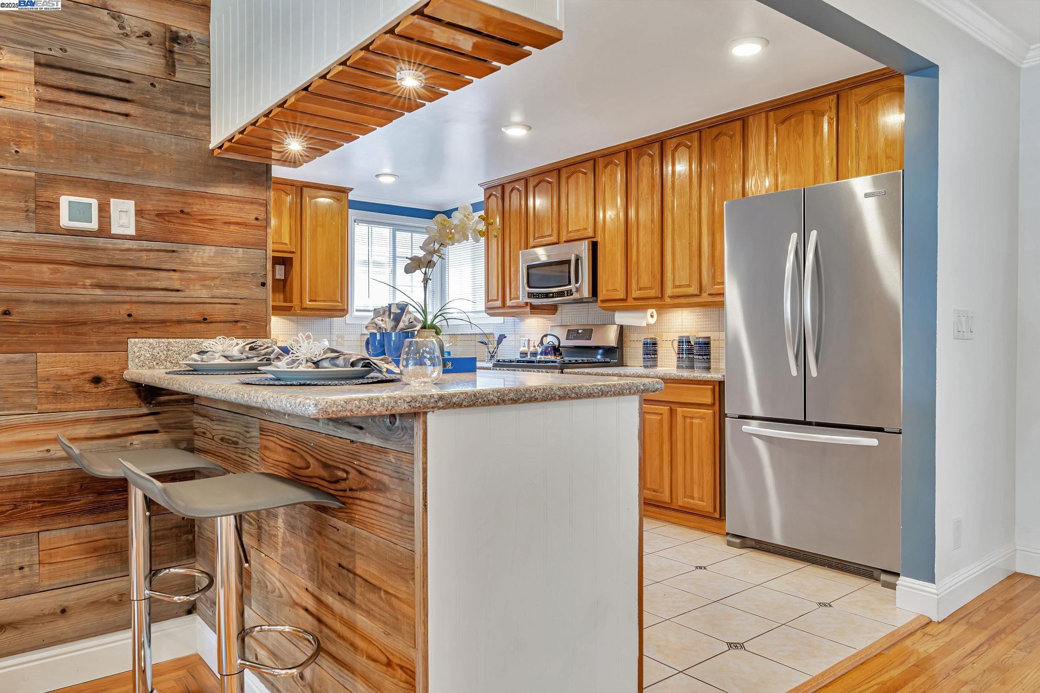 Detail Gallery Image 8 of 28 For 820 9th Ave, Redwood City,  CA 94063 - 2 Beds | 1 Baths