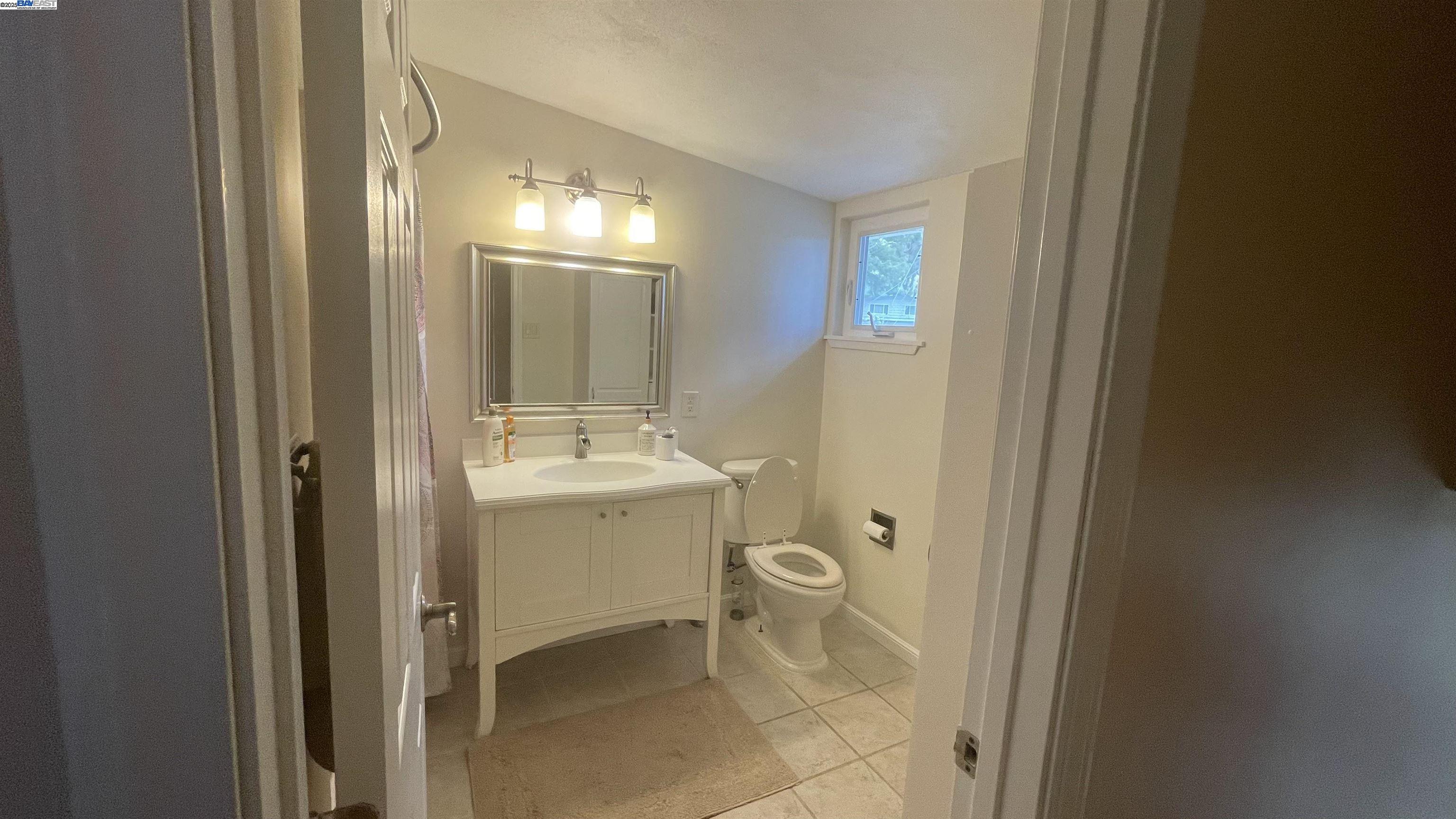 Detail Gallery Image 10 of 41 For 38526 Canyon Heights Drive, Fremont,  CA 94536 - 3 Beds | 2 Baths