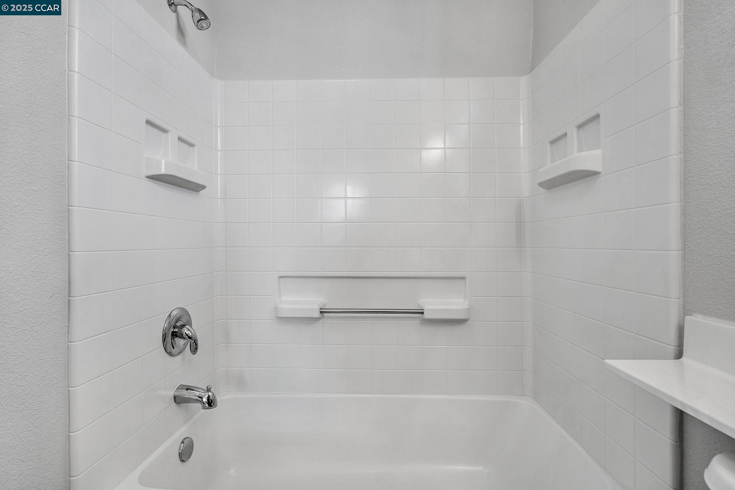 Photo #23: 41106083 Listing: Photo #23
