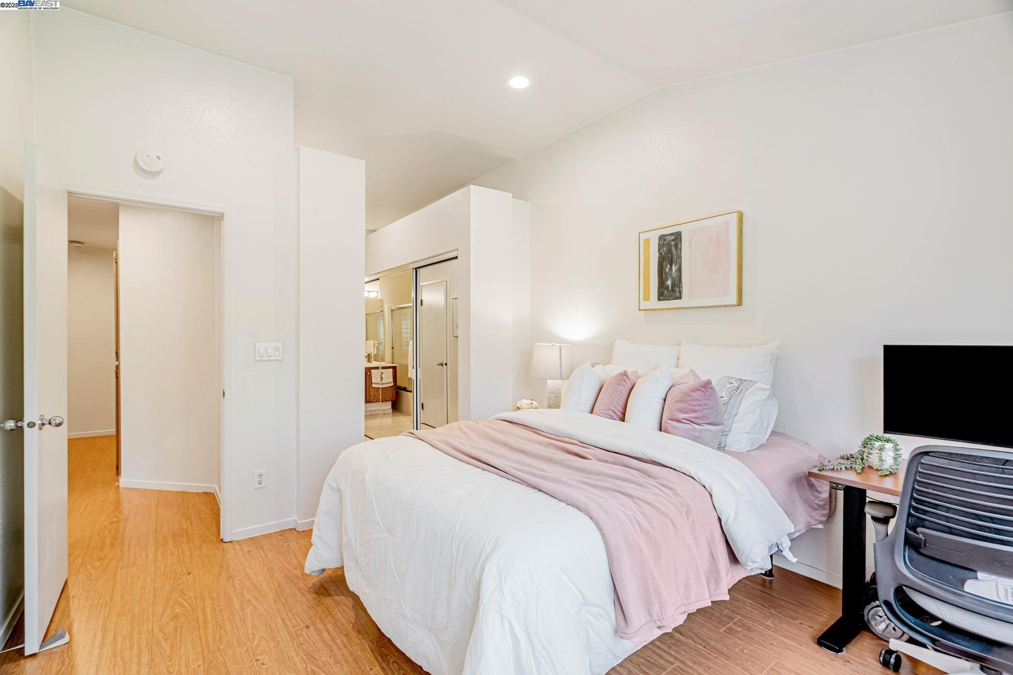 Detail Gallery Image 22 of 44 For 6978 Gregorich Drive #D,  San Jose,  CA 95138 - 2 Beds | 2/1 Baths