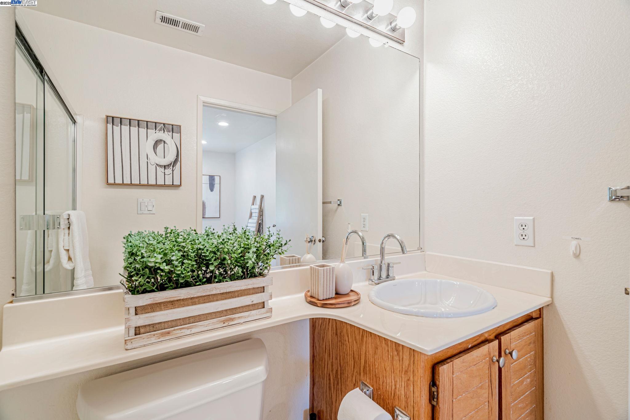 Detail Gallery Image 25 of 44 For 6978 Gregorich Drive #D,  San Jose,  CA 95138 - 2 Beds | 2/1 Baths
