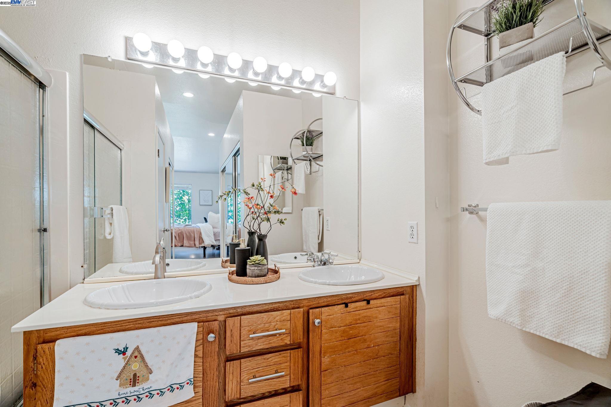 Detail Gallery Image 28 of 44 For 6978 Gregorich Drive #D,  San Jose,  CA 95138 - 2 Beds | 2/1 Baths