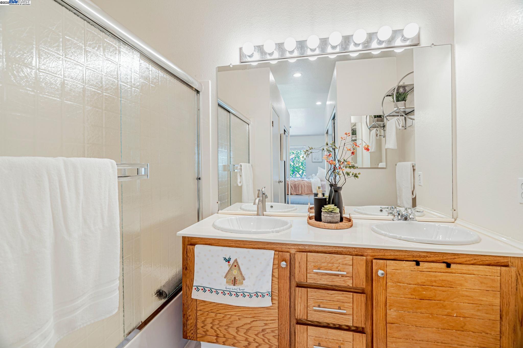 Detail Gallery Image 29 of 44 For 6978 Gregorich Drive #D,  San Jose,  CA 95138 - 2 Beds | 2/1 Baths