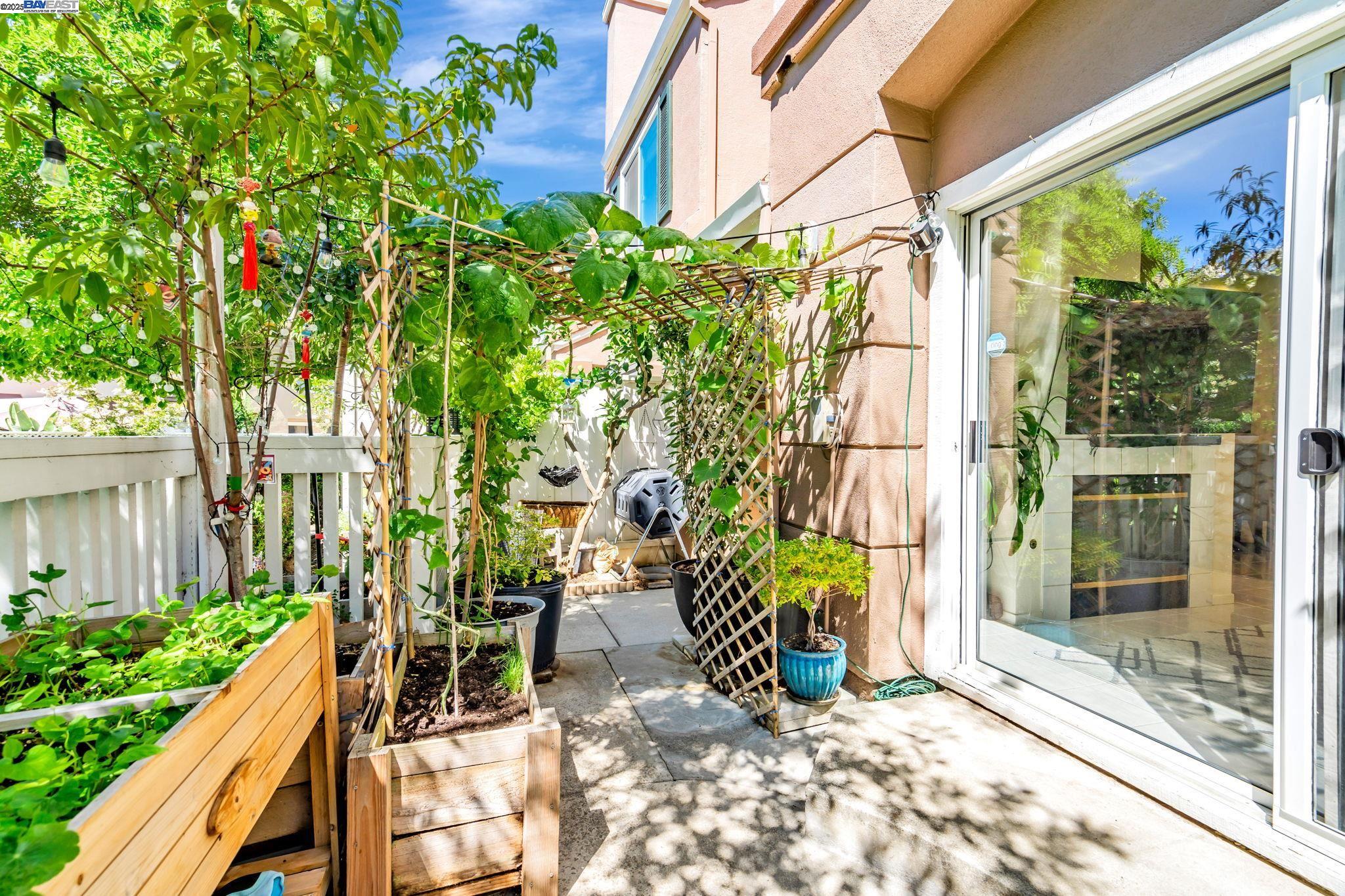 Detail Gallery Image 31 of 44 For 6978 Gregorich Drive #D,  San Jose,  CA 95138 - 2 Beds | 2/1 Baths