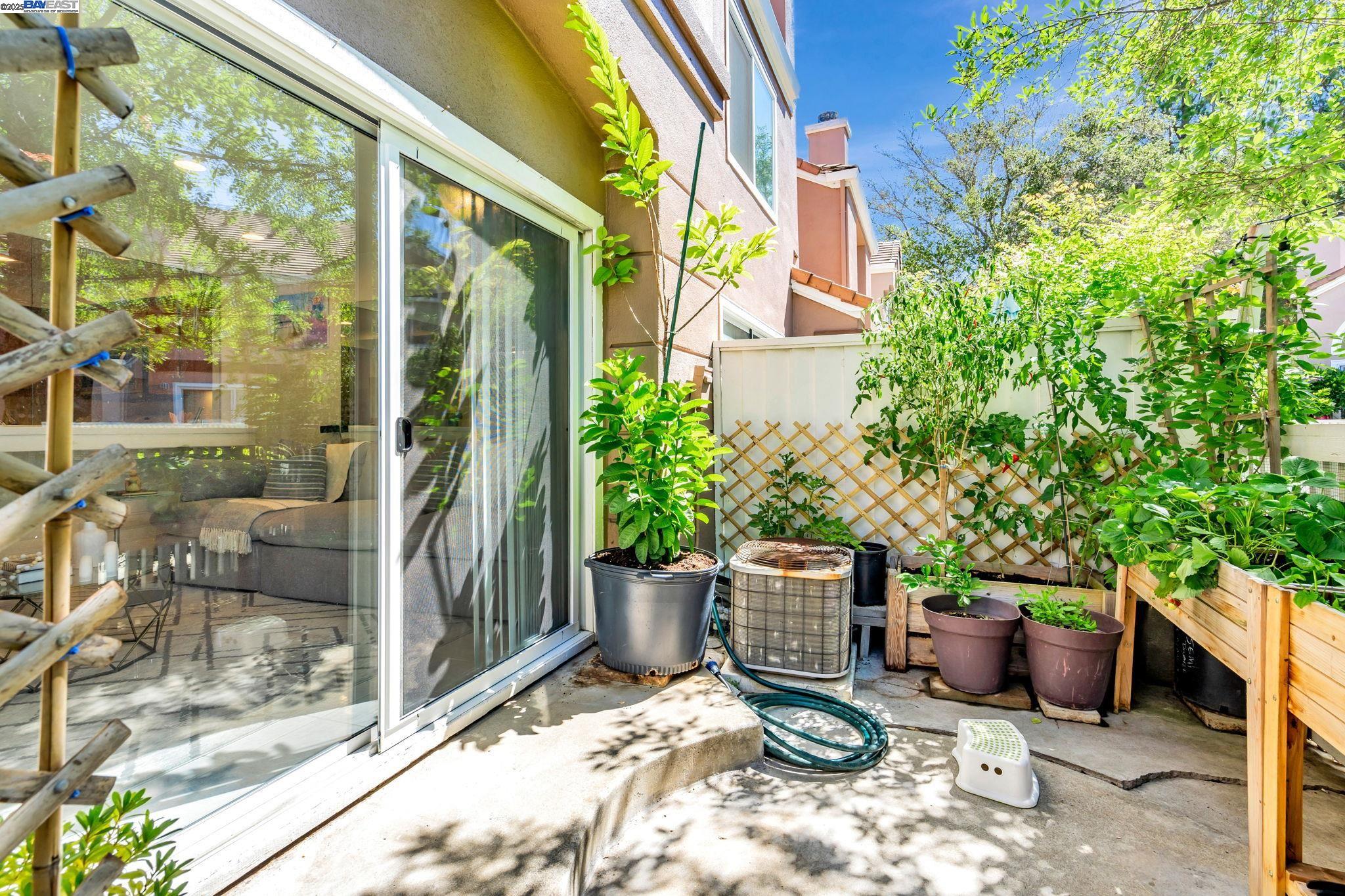 Detail Gallery Image 32 of 44 For 6978 Gregorich Drive #D,  San Jose,  CA 95138 - 2 Beds | 2/1 Baths