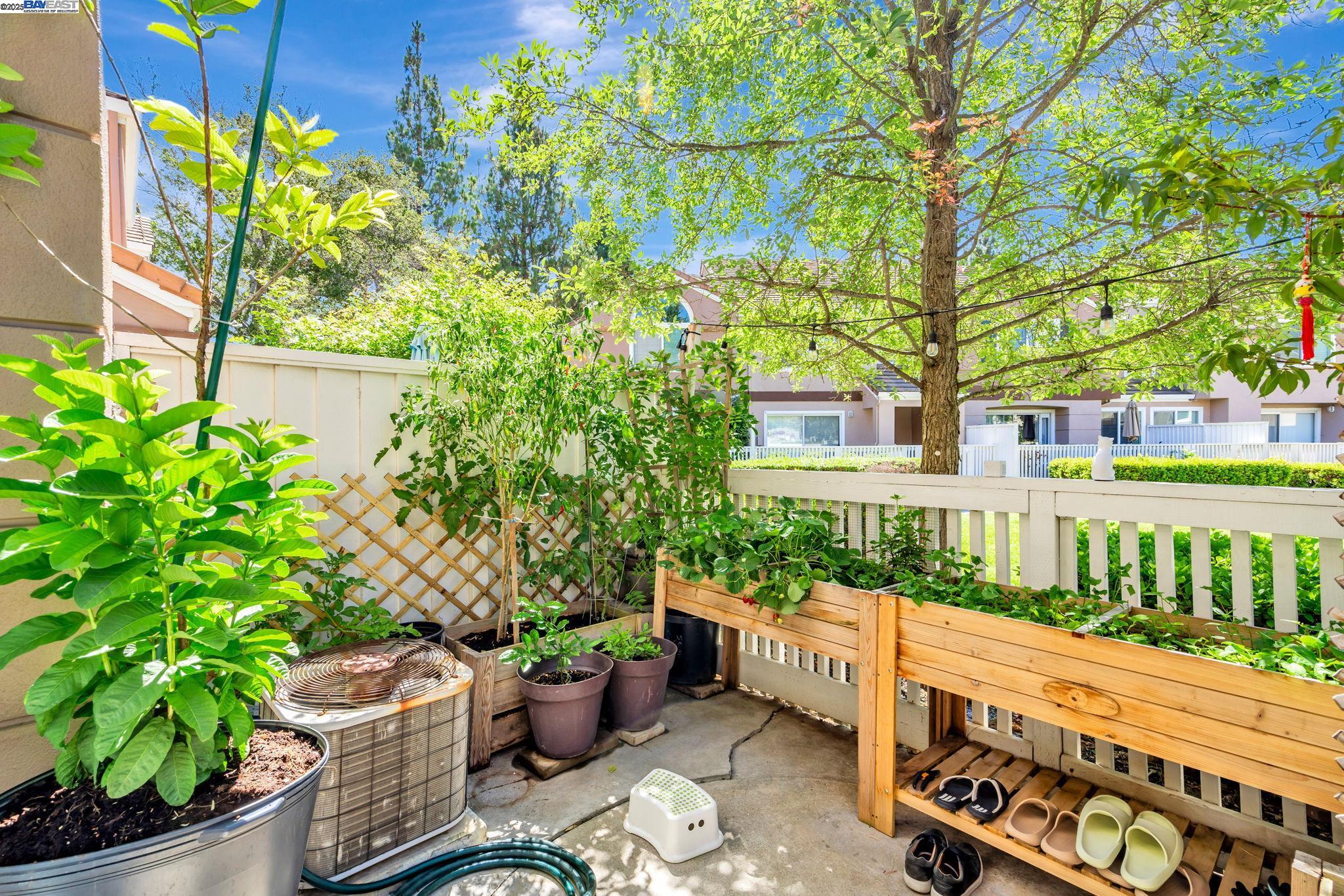 Detail Gallery Image 34 of 44 For 6978 Gregorich Drive #D,  San Jose,  CA 95138 - 2 Beds | 2/1 Baths