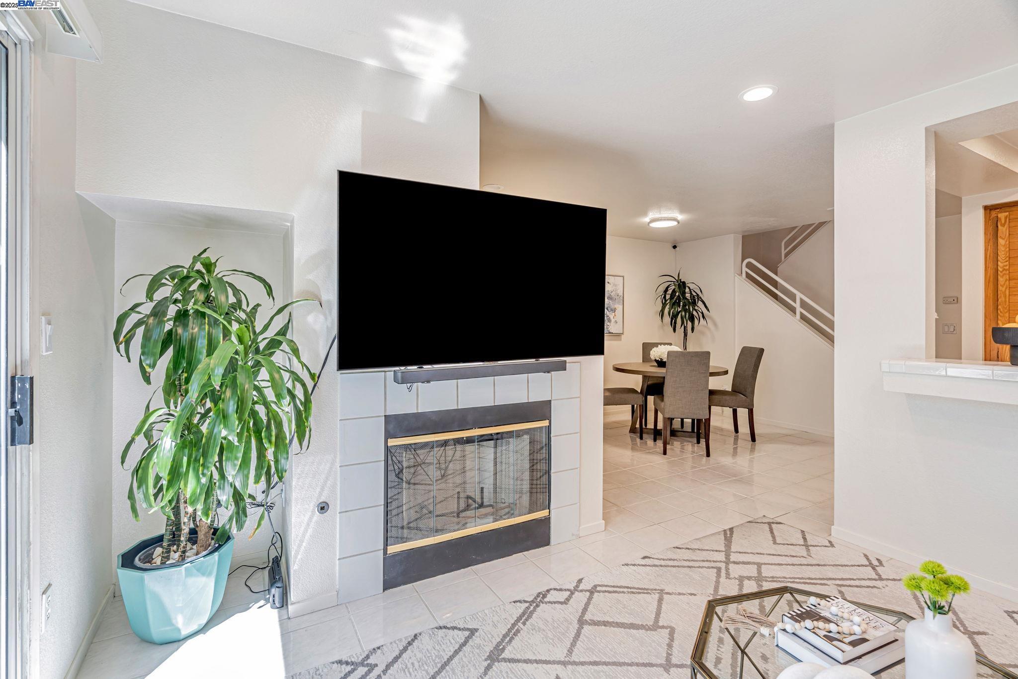 Detail Gallery Image 8 of 44 For 6978 Gregorich Drive #D,  San Jose,  CA 95138 - 2 Beds | 2/1 Baths
