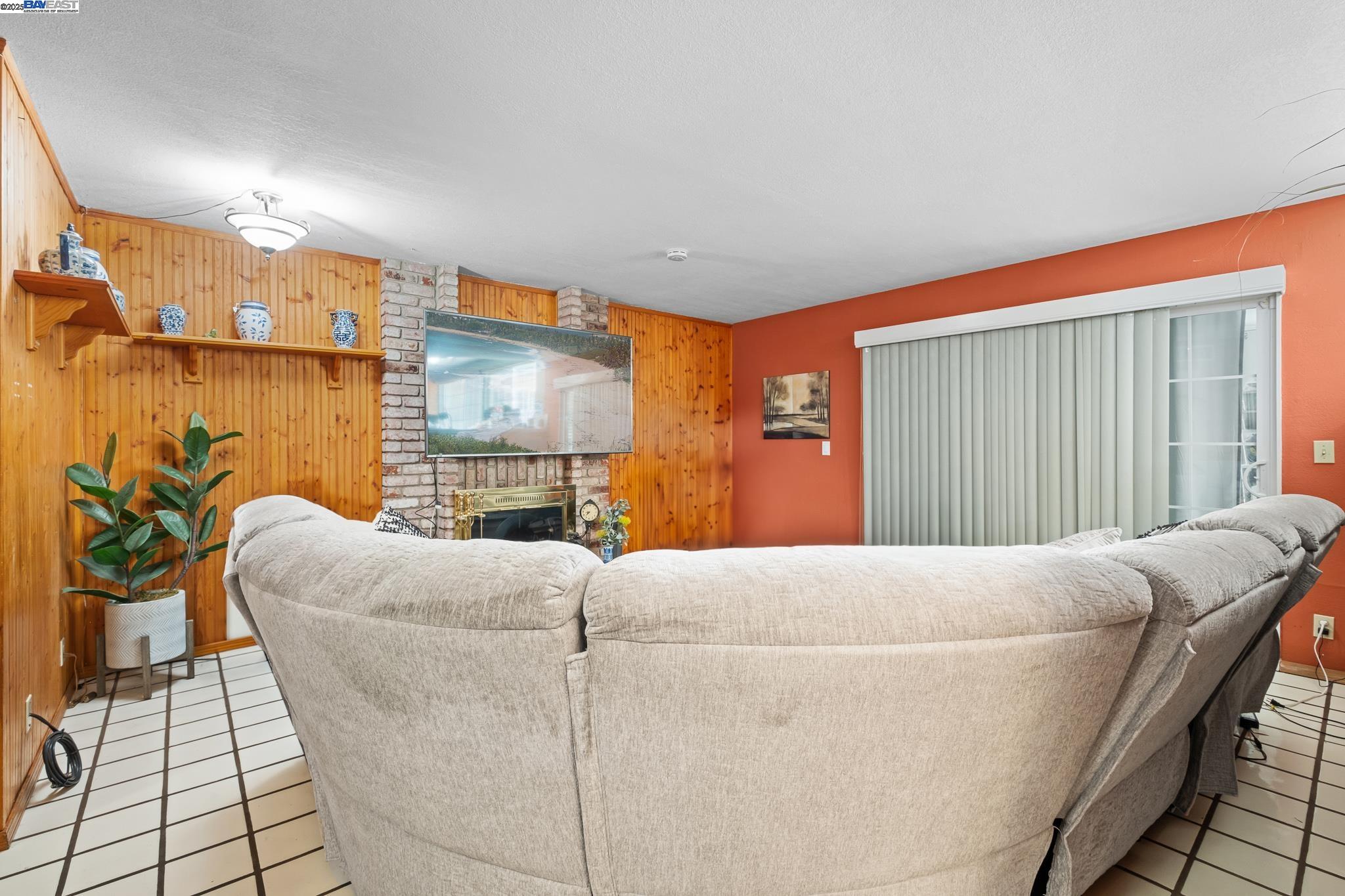 Detail Gallery Image 17 of 50 For 4996 Eberly Dr, San Jose,  CA 95111 - 5 Beds | 3/1 Baths