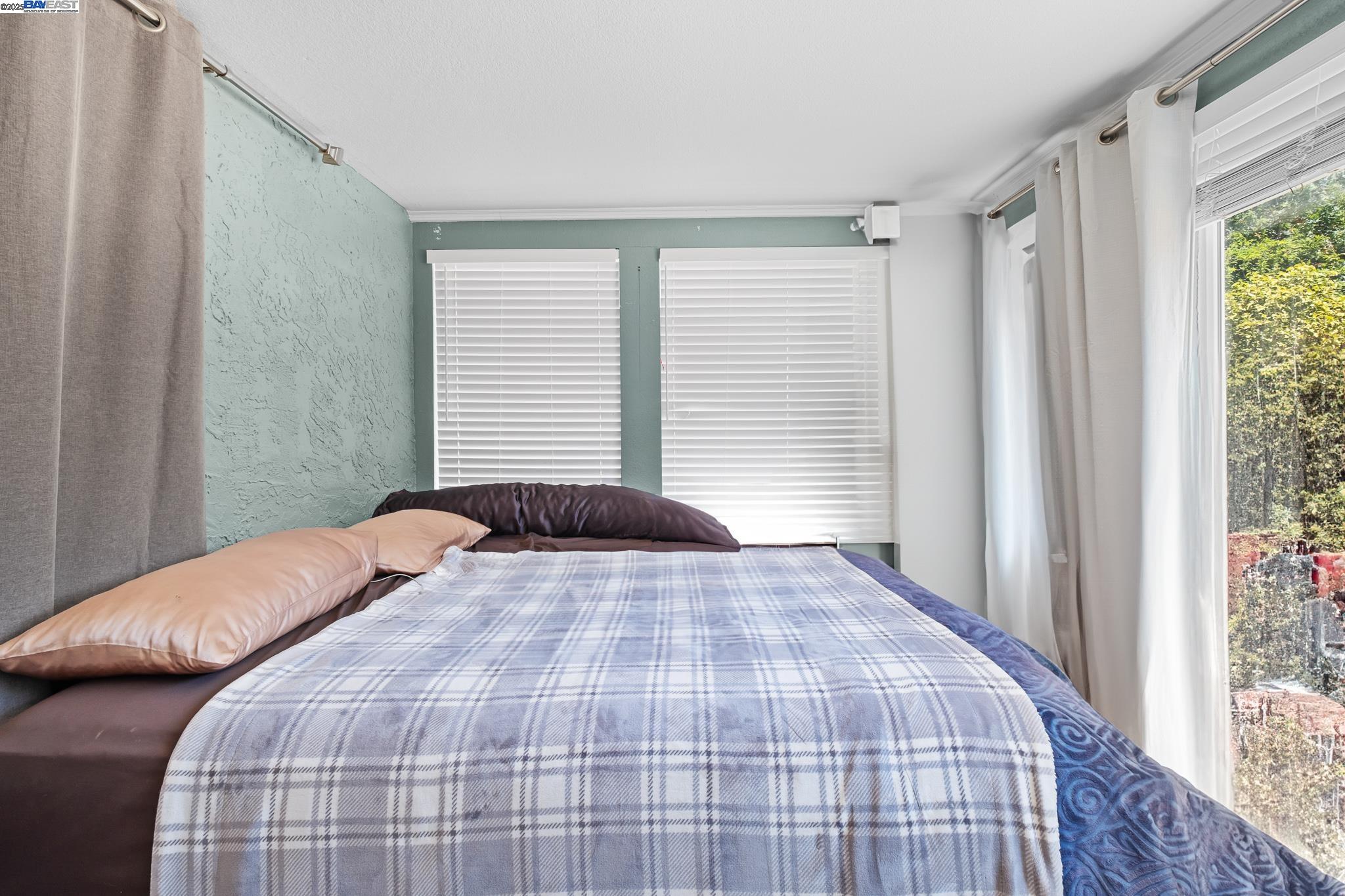 Detail Gallery Image 22 of 50 For 4996 Eberly Dr, San Jose,  CA 95111 - 5 Beds | 3/1 Baths
