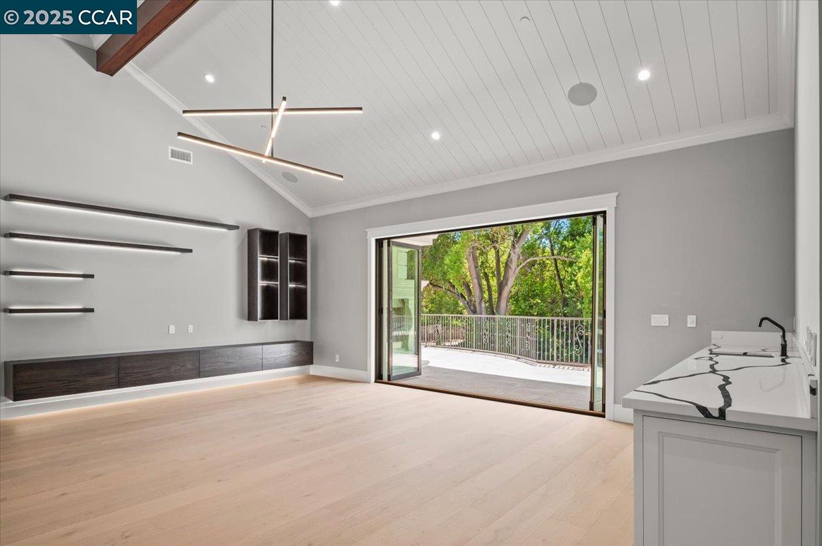 Detail Gallery Image 15 of 52 For 74 Middlefield Rd, Atherton,  CA 94027 - 9 Beds | 9/1 Baths