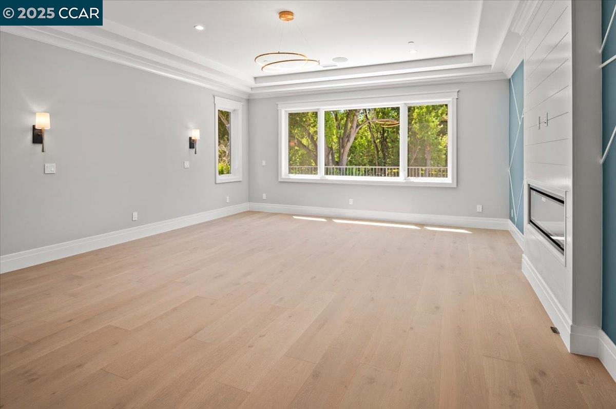 Detail Gallery Image 21 of 52 For 74 Middlefield Rd, Atherton,  CA 94027 - 9 Beds | 9/1 Baths