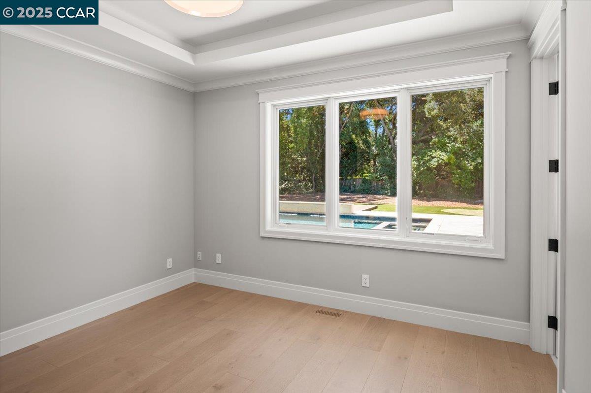 Detail Gallery Image 29 of 51 For 74 Middlefield Rd, Atherton,  CA 94027 - 9 Beds | 9/1 Baths