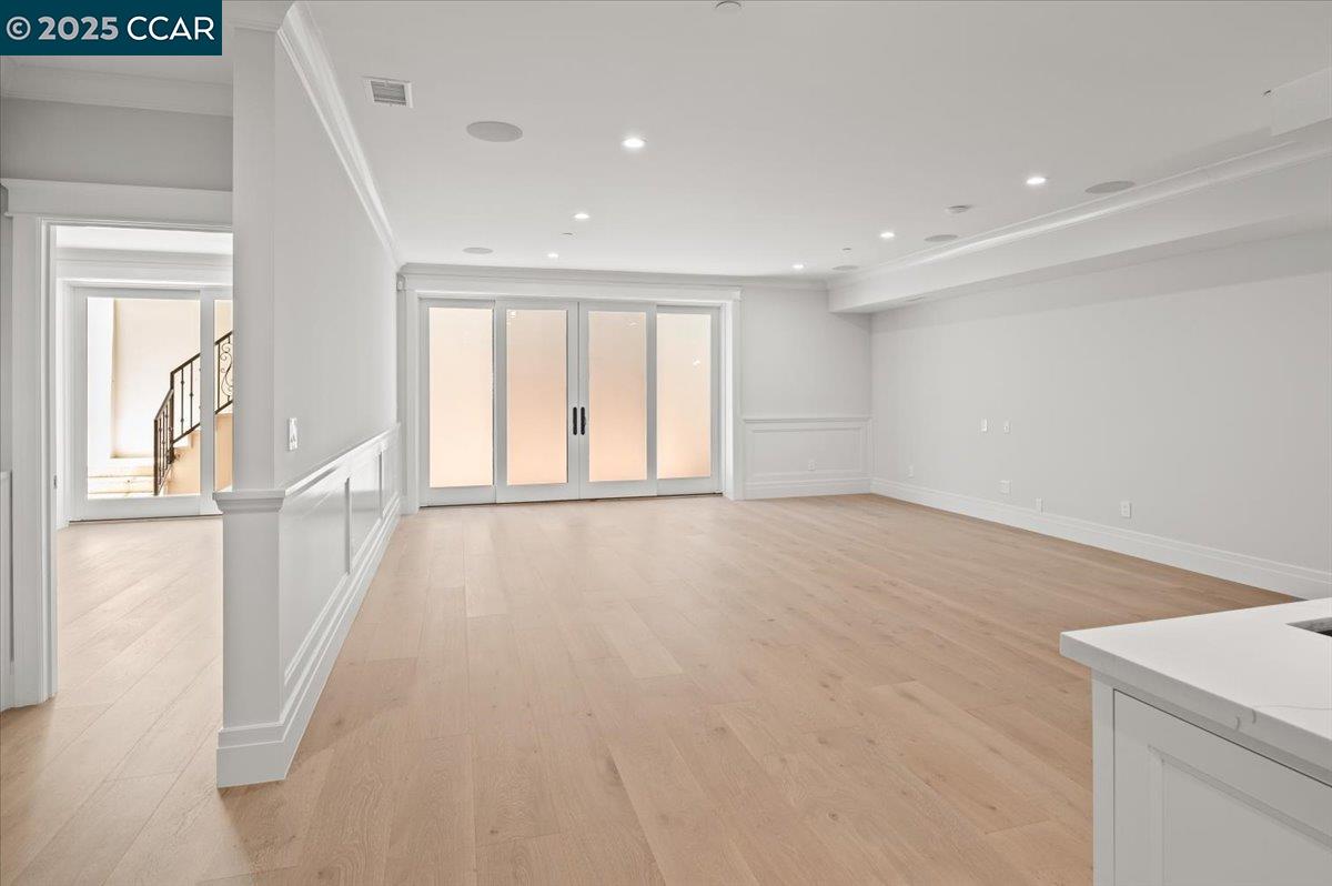 Detail Gallery Image 34 of 54 For 74 Middlefield Rd, Atherton,  CA 94027 - 9 Beds | 9/1 Baths