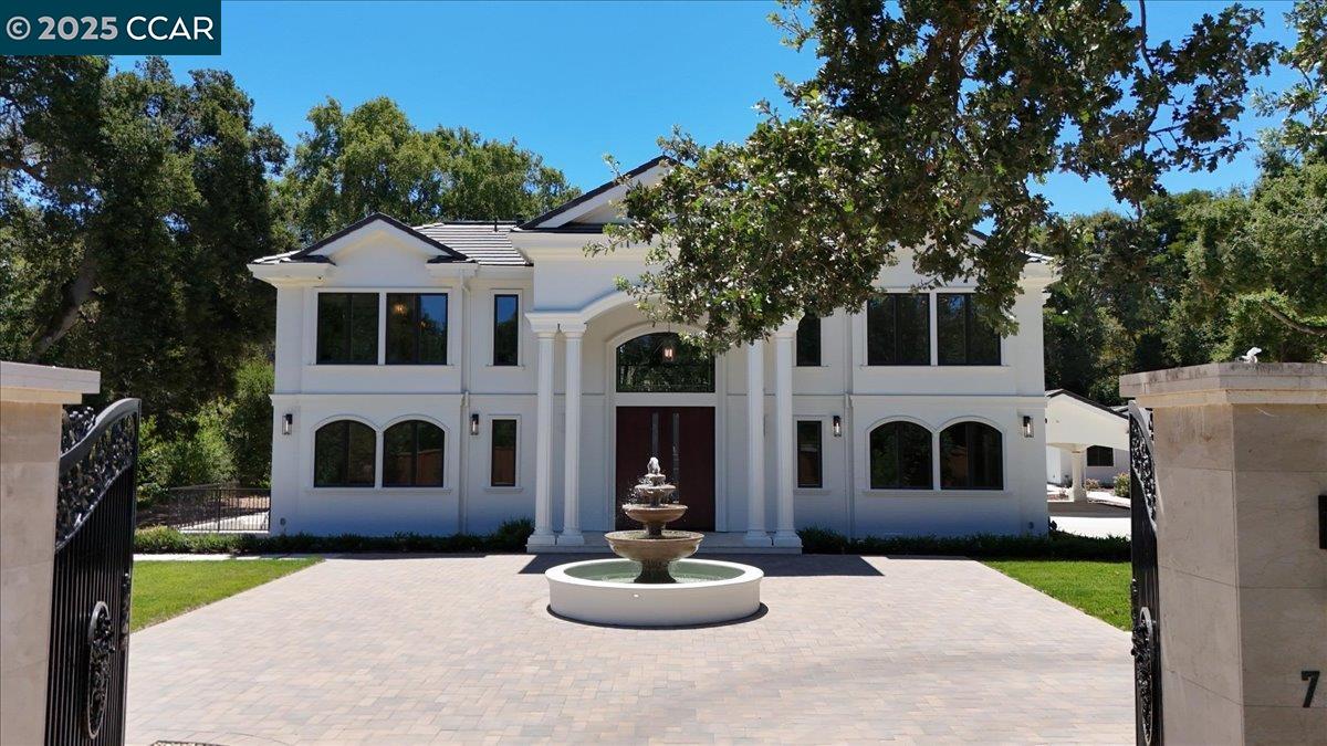 Detail Gallery Image 49 of 52 For 74 Middlefield Rd, Atherton,  CA 94027 - 9 Beds | 9/1 Baths