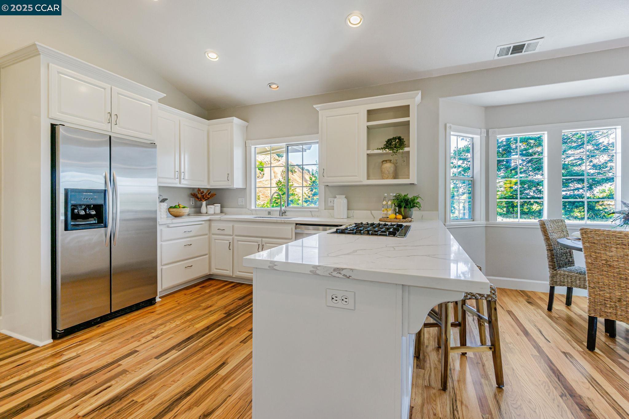 Detail Gallery Image 13 of 58 For 631 La Vista Rd, Walnut Creek,  CA 94598-4845 - 4 Beds | 4 Baths