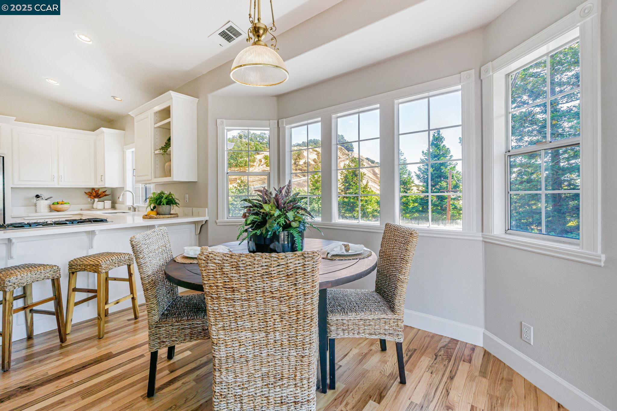 Detail Gallery Image 18 of 58 For 631 La Vista Rd, Walnut Creek,  CA 94598-4845 - 4 Beds | 4 Baths