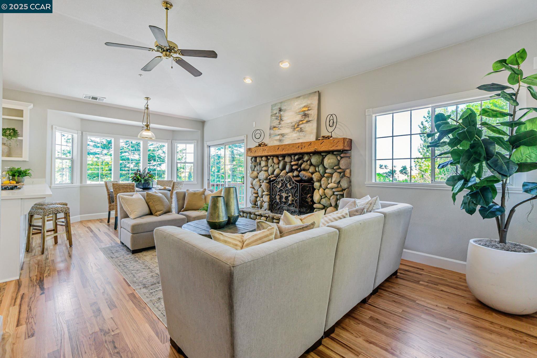 Detail Gallery Image 6 of 58 For 631 La Vista Rd, Walnut Creek,  CA 94598-4845 - 4 Beds | 4 Baths