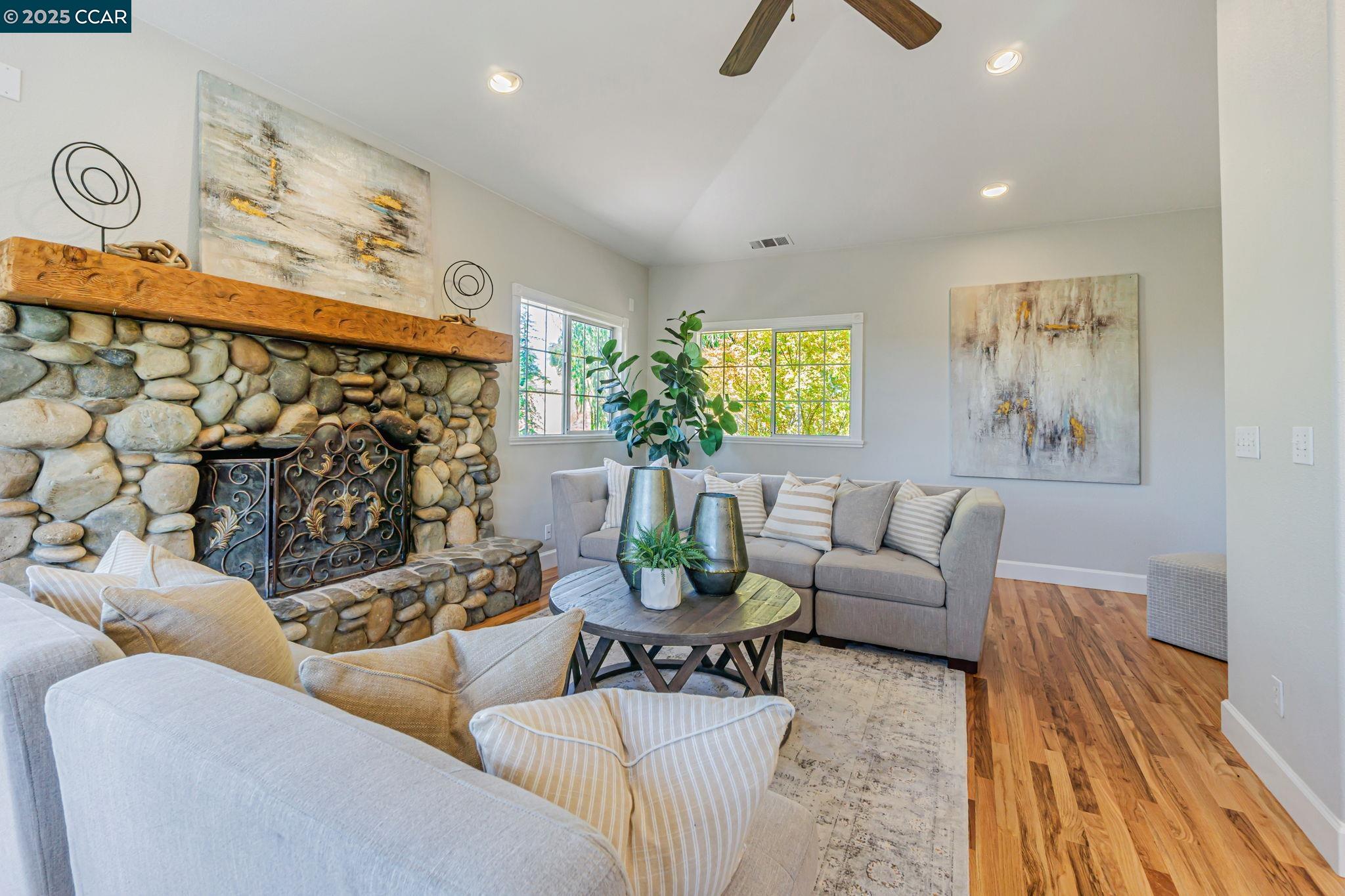 Detail Gallery Image 9 of 58 For 631 La Vista Rd, Walnut Creek,  CA 94598-4845 - 4 Beds | 4 Baths