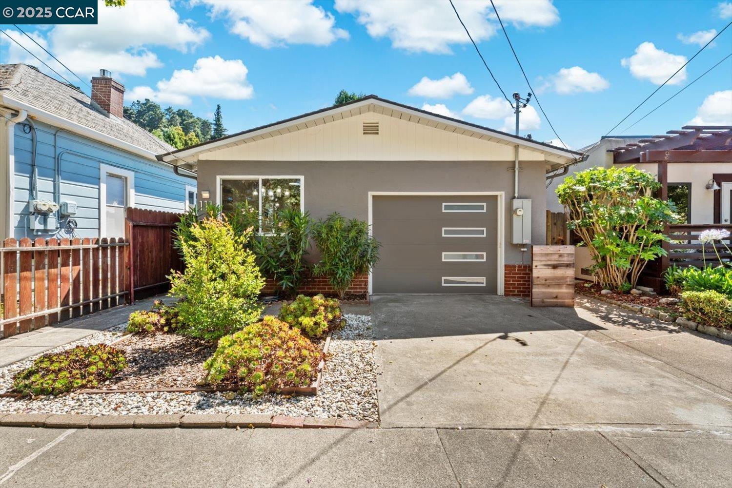 Detail Gallery Image 1 of 1 For 111 E Richmond Ave, Richmond,  CA 94801 - 3 Beds | 2 Baths