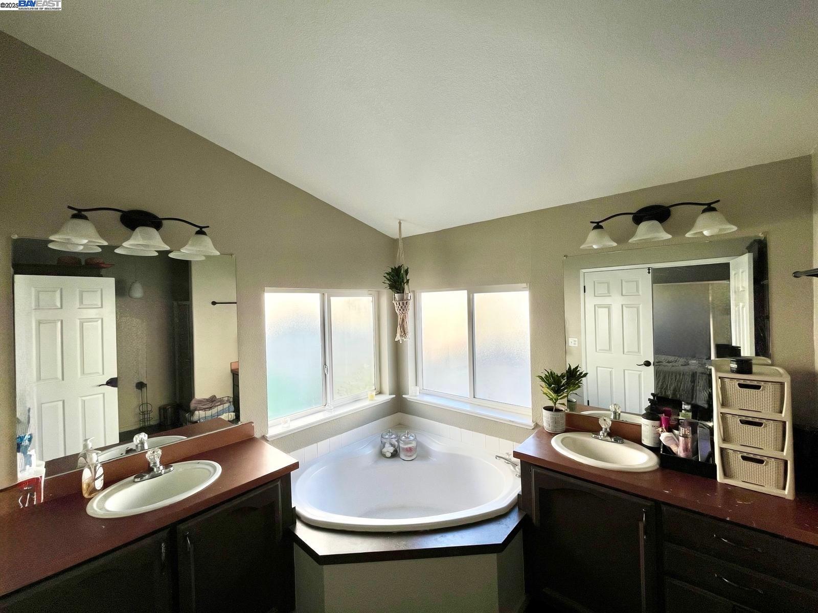 Detail Gallery Image 12 of 16 For 6130 Monterey Rd #316,  San Jose,  CA 95138 - 3 Beds | 2 Baths