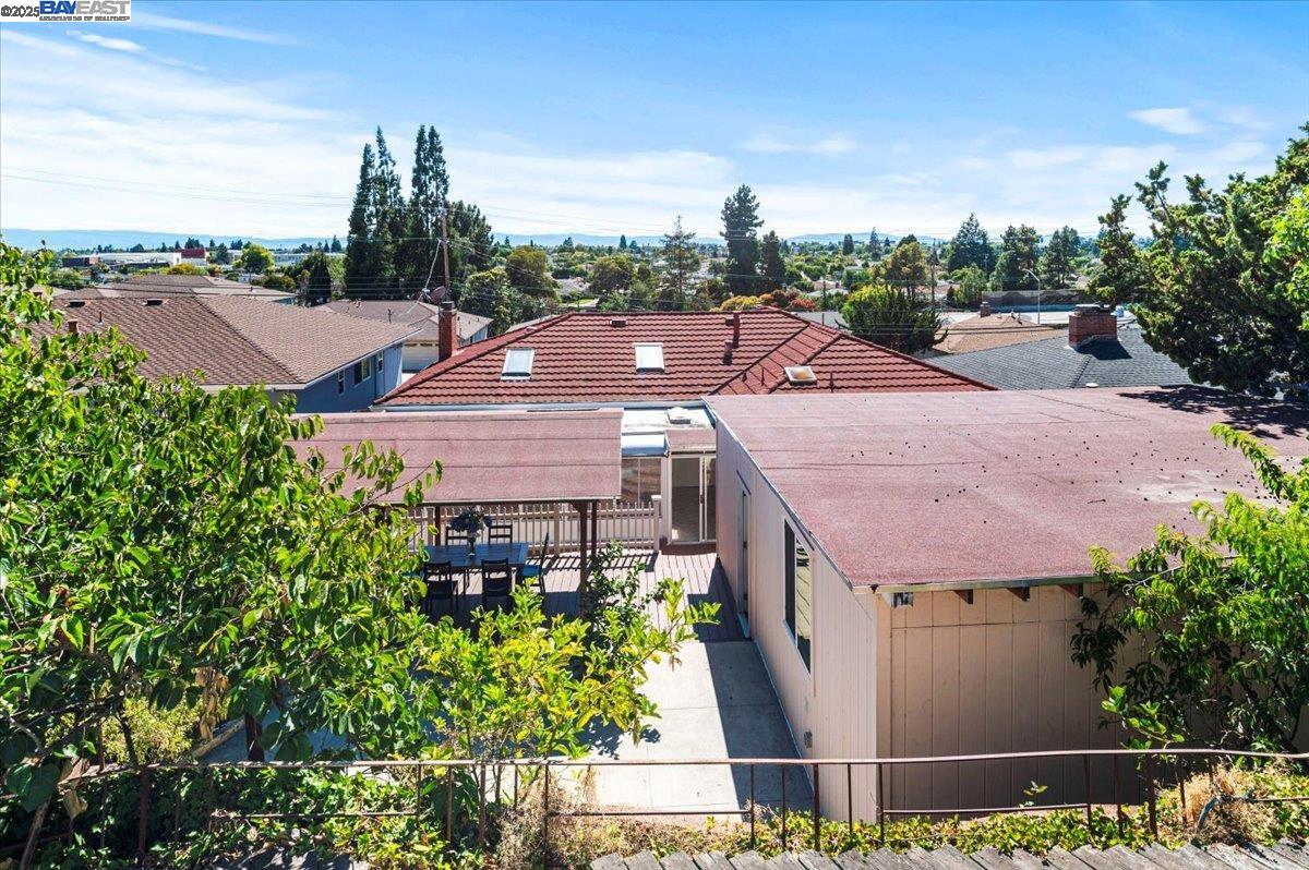 Detail Gallery Image 41 of 56 For 1876 Benedict Dr, San Leandro,  CA 94577 - 3 Beds | 3 Baths