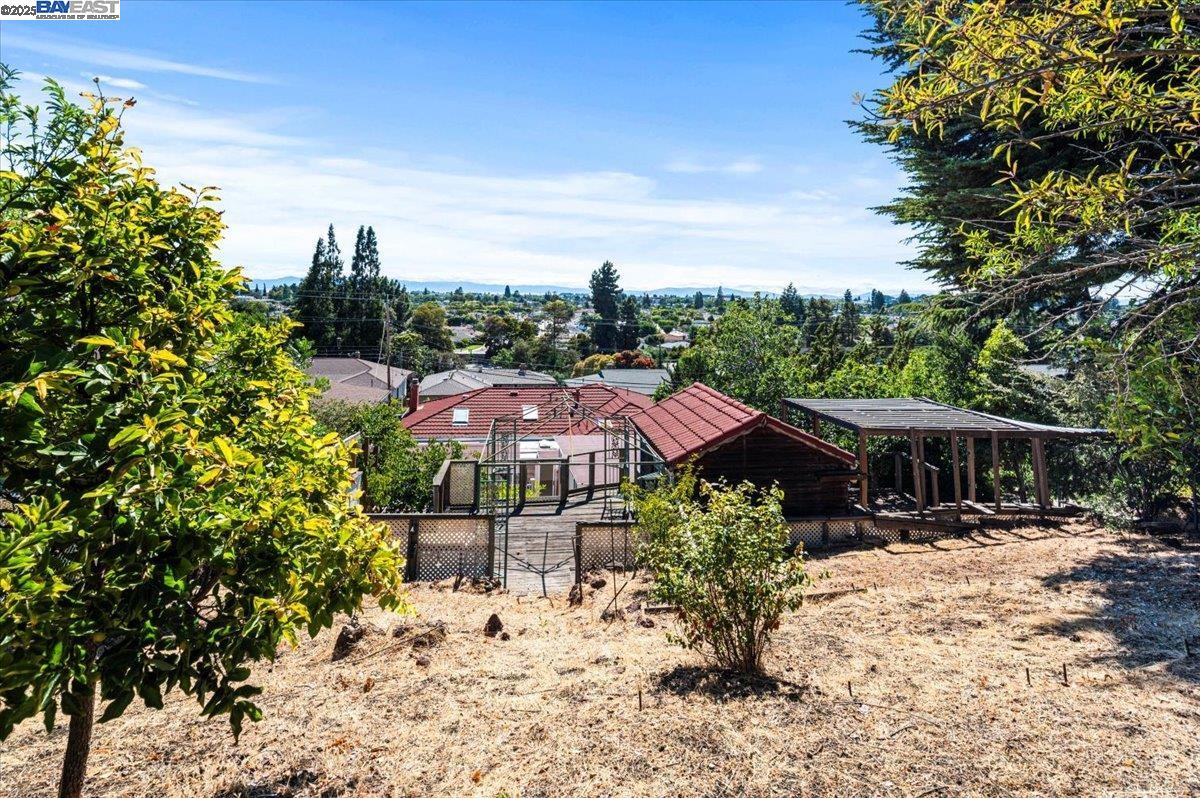Detail Gallery Image 45 of 56 For 1876 Benedict Dr, San Leandro,  CA 94577 - 3 Beds | 3 Baths