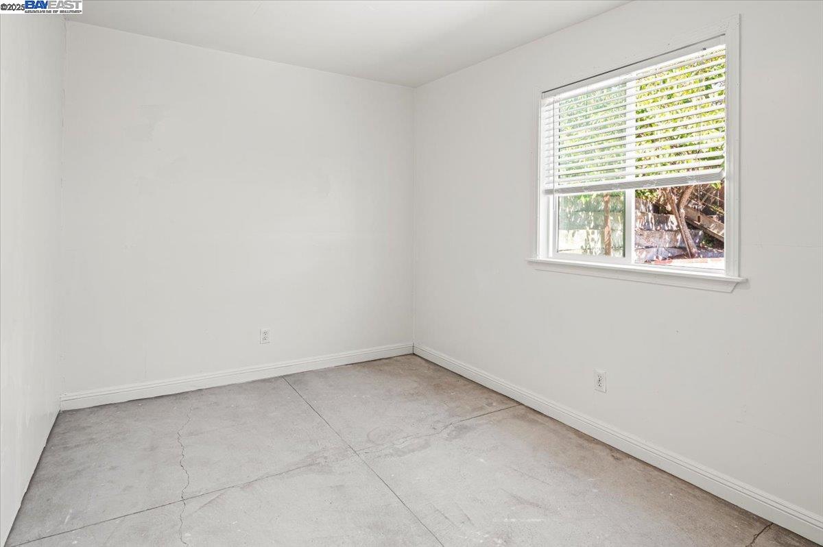 Detail Gallery Image 48 of 56 For 1876 Benedict Dr, San Leandro,  CA 94577 - 3 Beds | 3 Baths