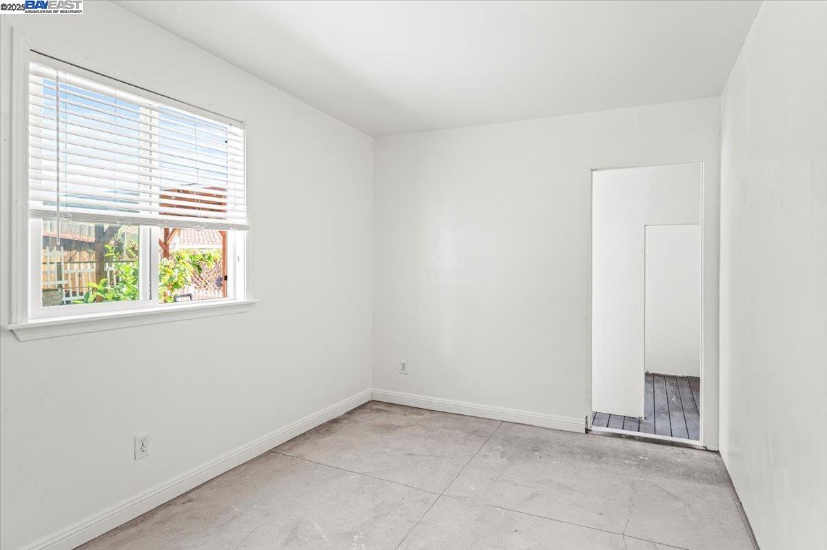 Detail Gallery Image 49 of 56 For 1876 Benedict Dr, San Leandro,  CA 94577 - 3 Beds | 3 Baths