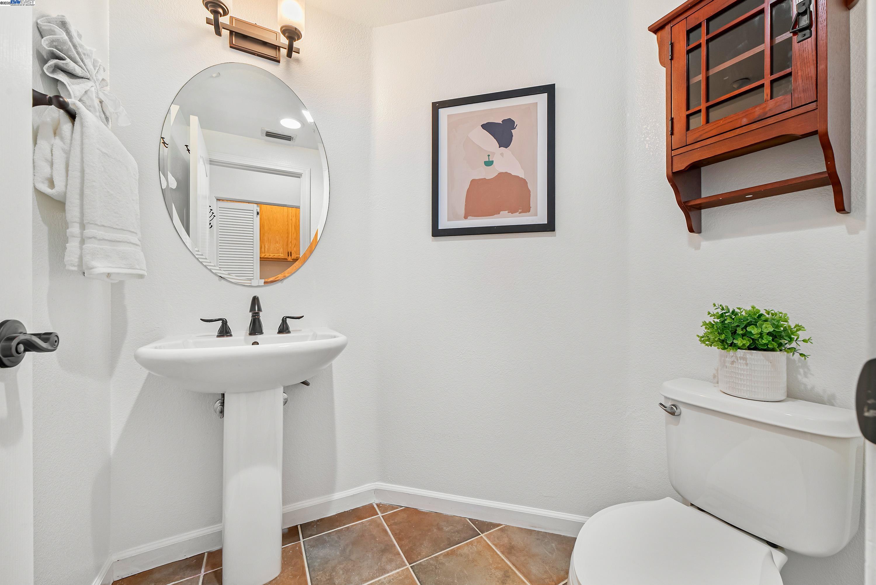 Detail Gallery Image 19 of 45 For 43 Ferdinand Way, Novato,  CA 94949 - 3 Beds | 2/1 Baths