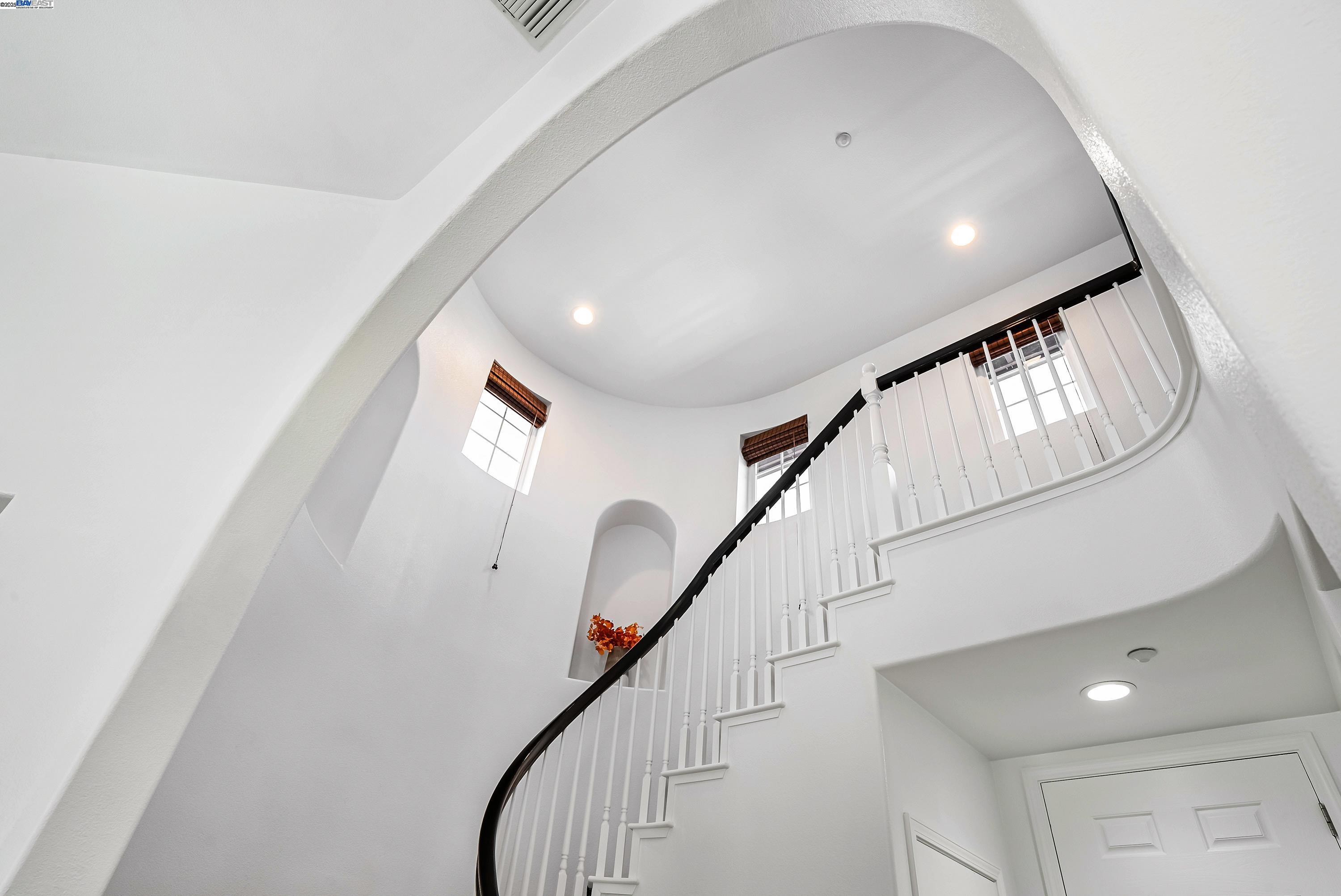 Detail Gallery Image 23 of 45 For 43 Ferdinand Way, Novato,  CA 94949 - 3 Beds | 2/1 Baths