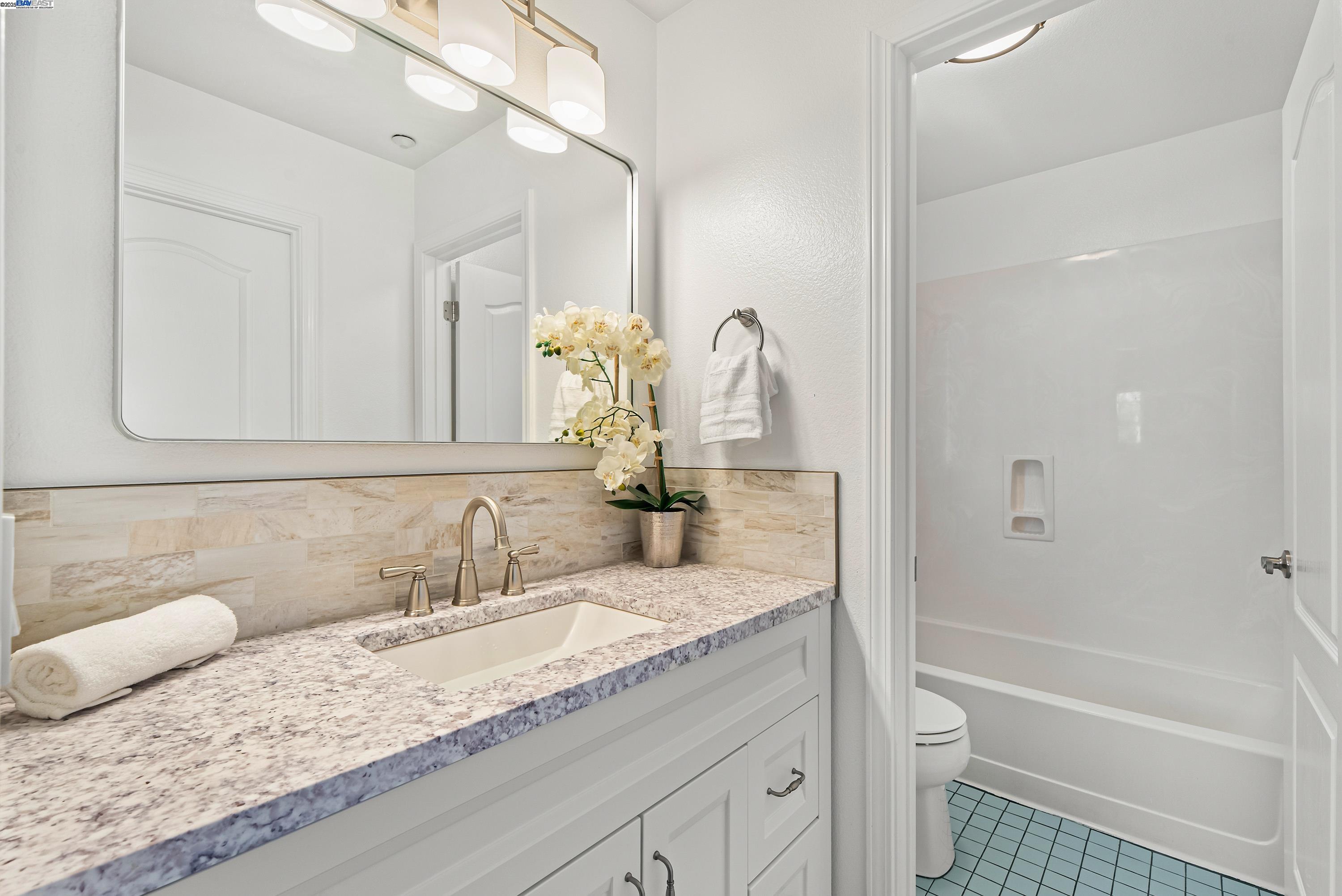Detail Gallery Image 32 of 45 For 43 Ferdinand Way, Novato,  CA 94949 - 3 Beds | 2/1 Baths