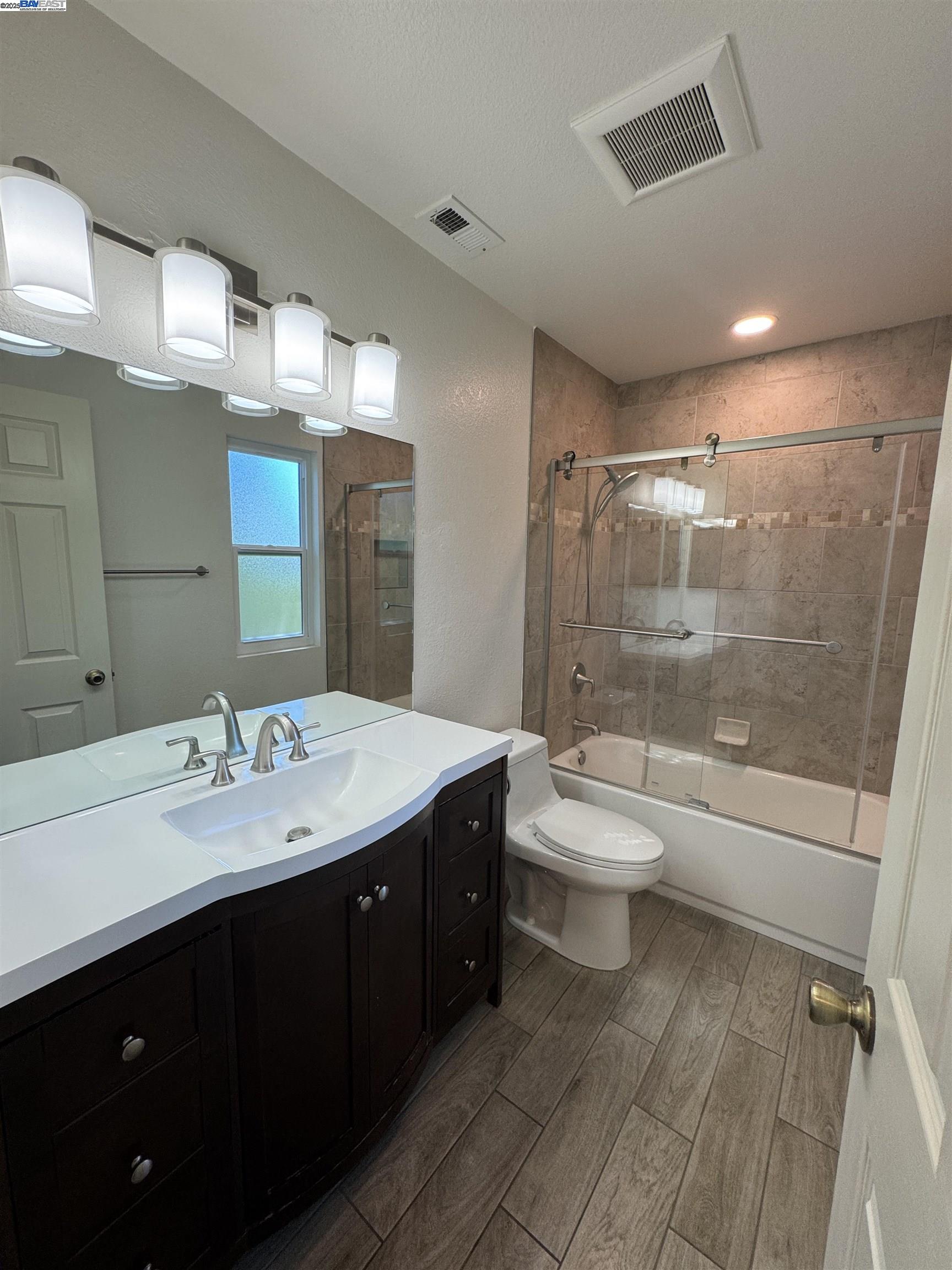 Detail Gallery Image 19 of 22 For 7765 Canyon Meadow Cir #H,  Pleasanton,  CA 94588 - 3 Beds | 2 Baths