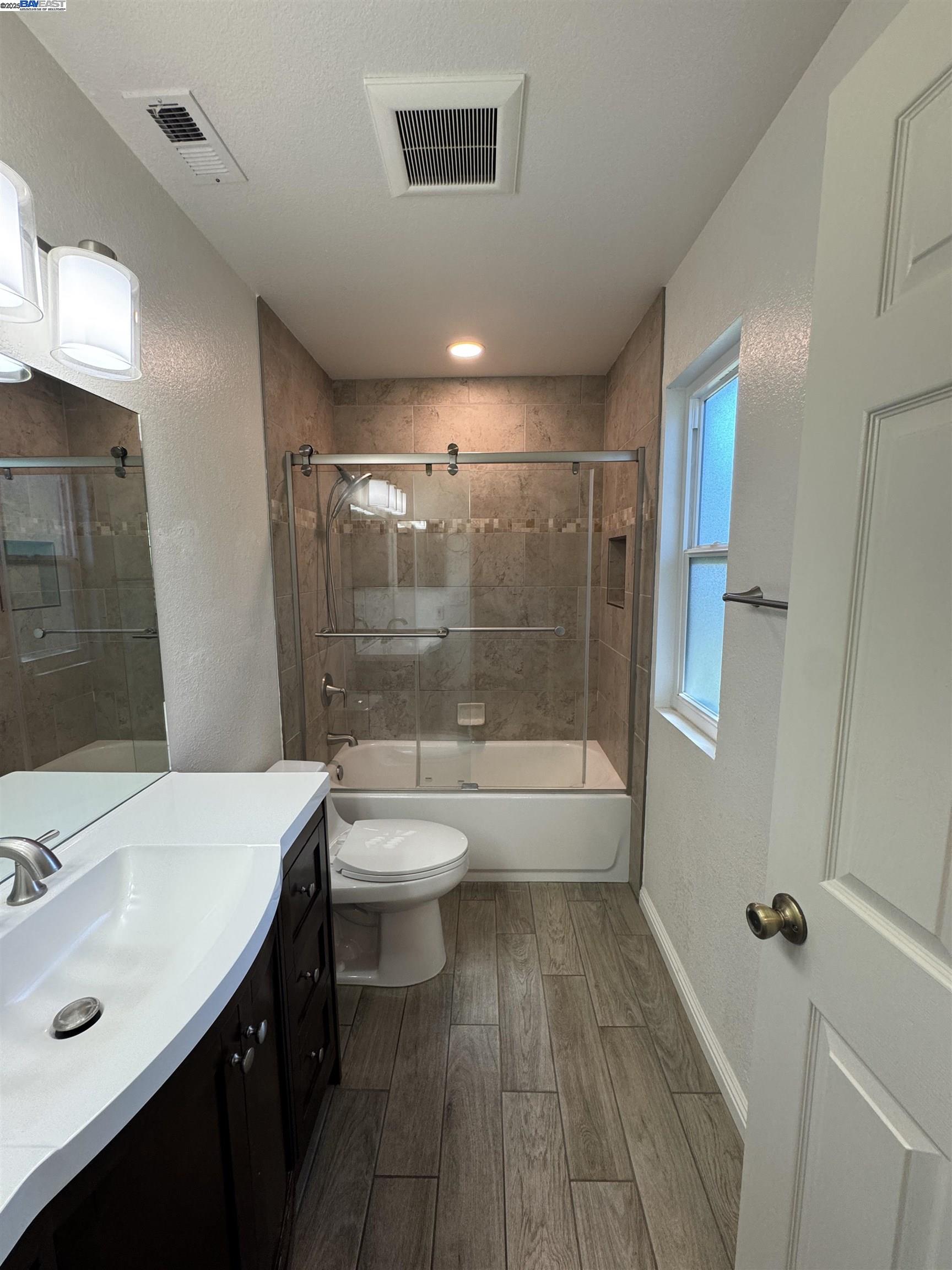 Detail Gallery Image 20 of 22 For 7765 Canyon Meadow Cir #H,  Pleasanton,  CA 94588 - 3 Beds | 2 Baths