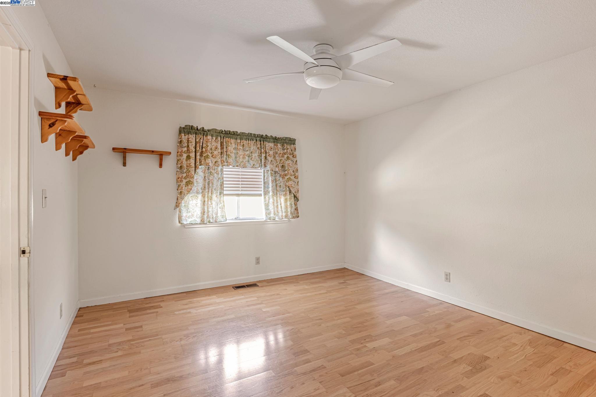 Detail Gallery Image 22 of 39 For 2230 Sol St., San Leandro,  CA 94578-1355 - 4 Beds | 2/1 Baths
