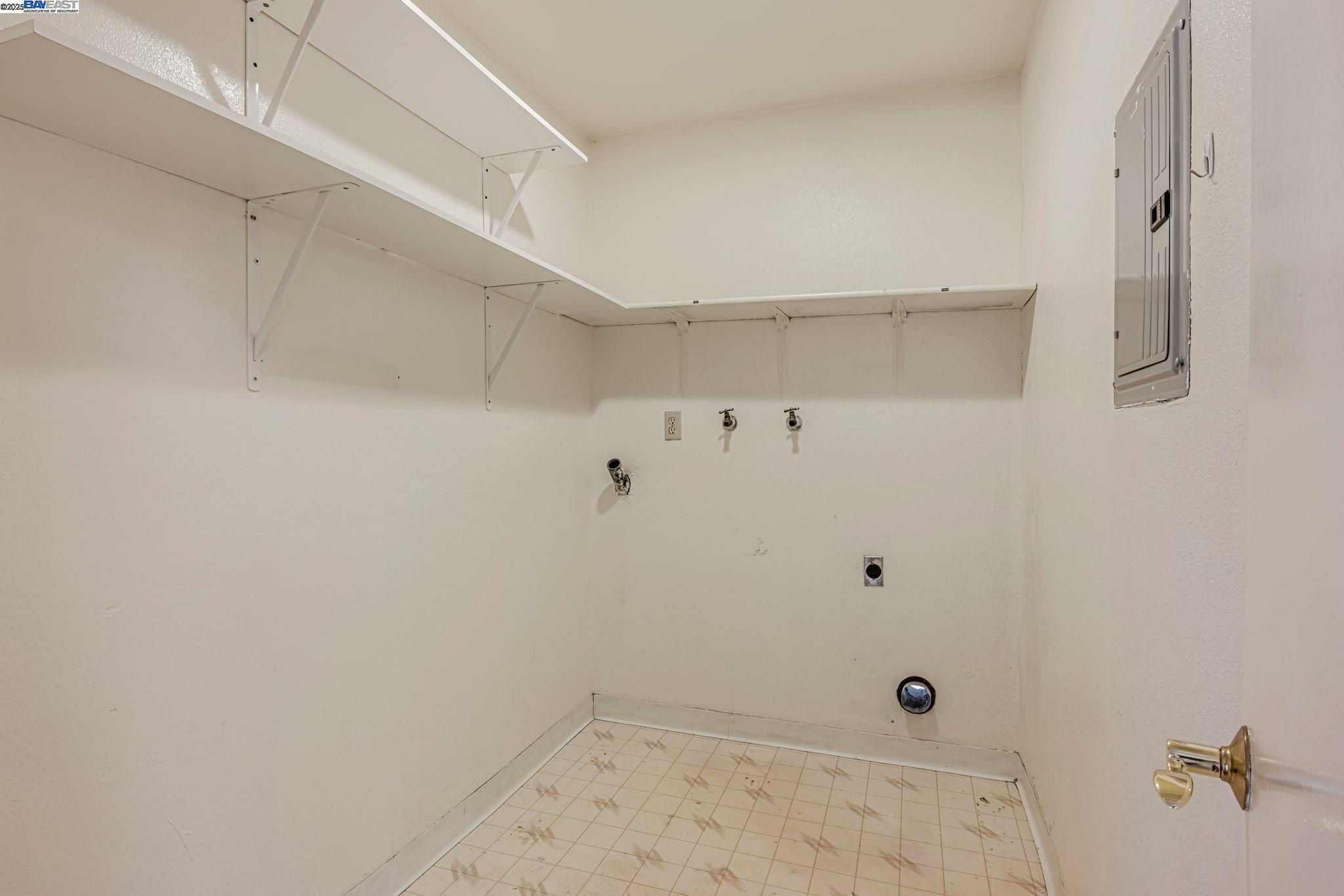 Detail Gallery Image 34 of 39 For 2230 Sol St., San Leandro,  CA 94578-1355 - 4 Beds | 2/1 Baths