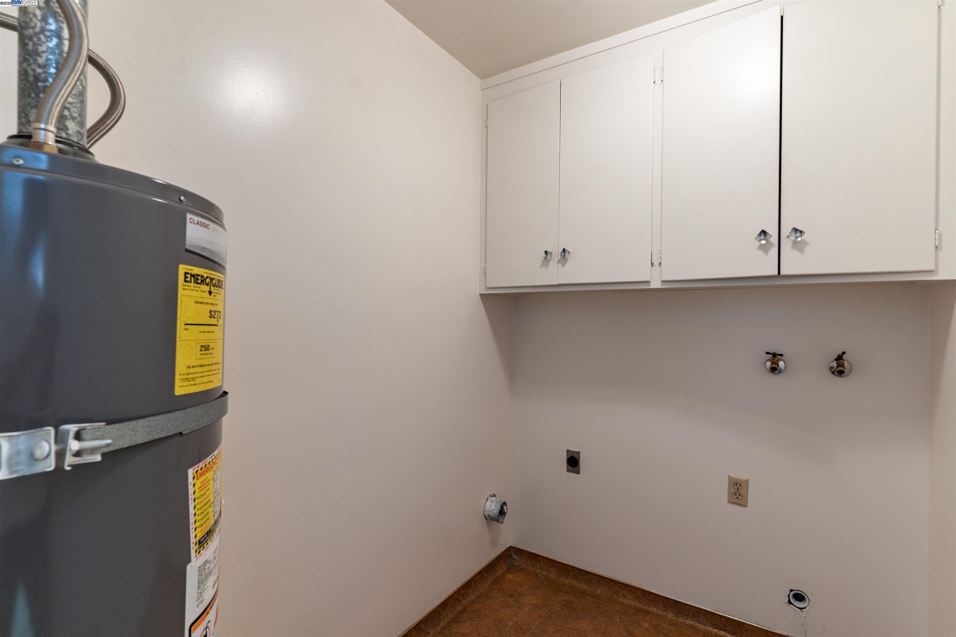 Detail Gallery Image 16 of 23 For 2724 Benedict Dr, San Leandro,  CA 94577 - 3 Beds | 2/1 Baths