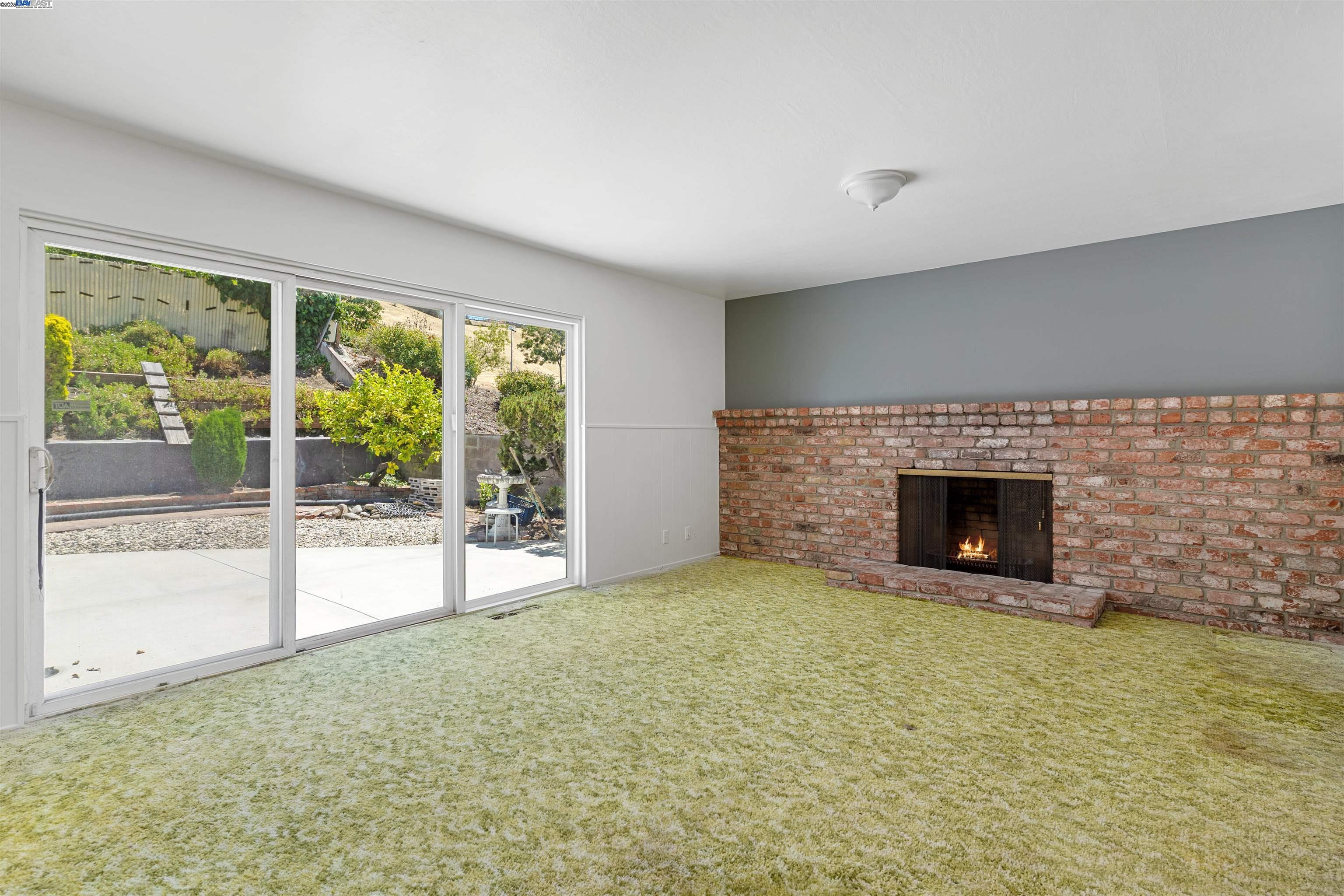 Detail Gallery Image 4 of 23 For 2724 Benedict Dr, San Leandro,  CA 94577 - 3 Beds | 2/1 Baths