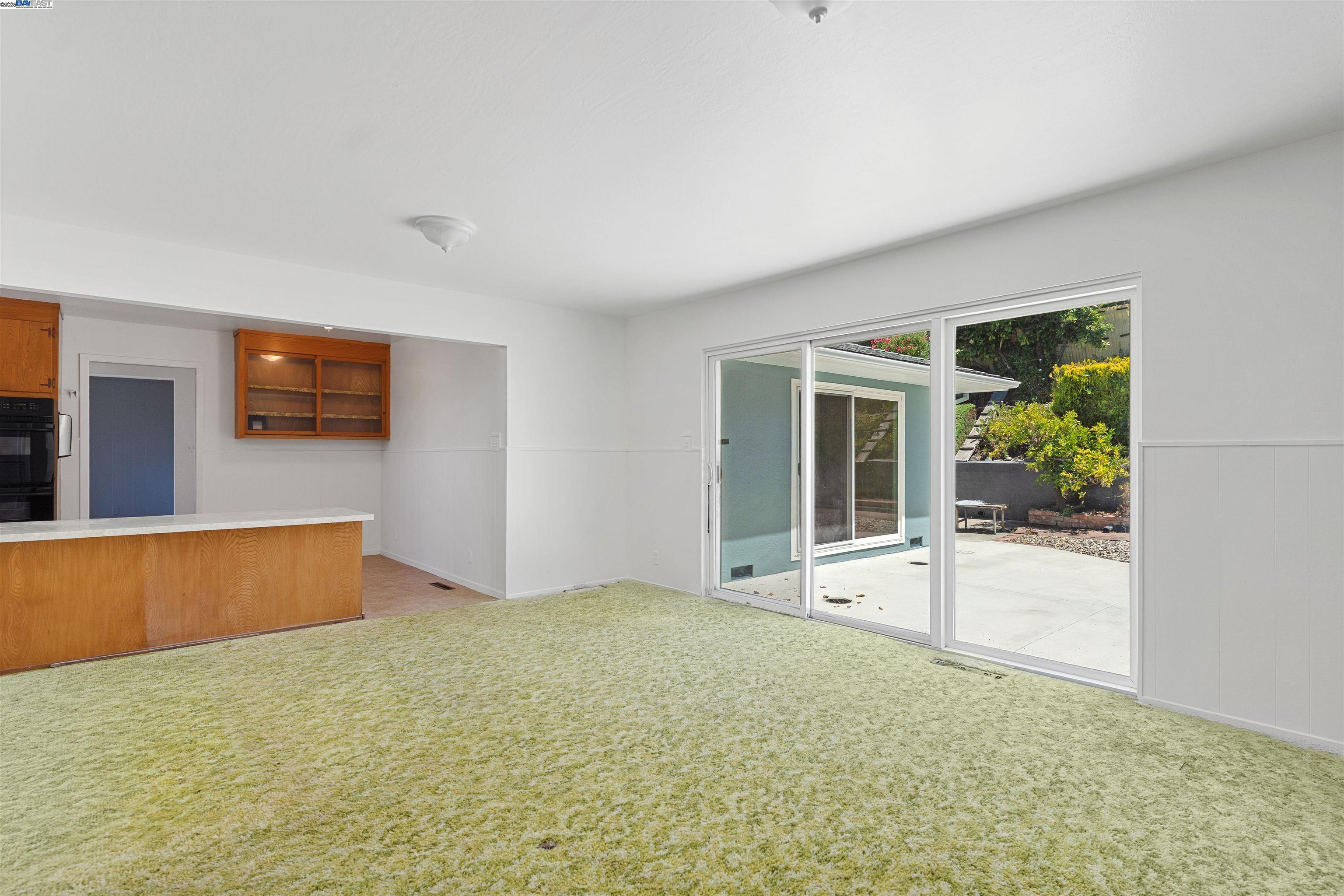 Detail Gallery Image 6 of 23 For 2724 Benedict Dr, San Leandro,  CA 94577 - 3 Beds | 2/1 Baths