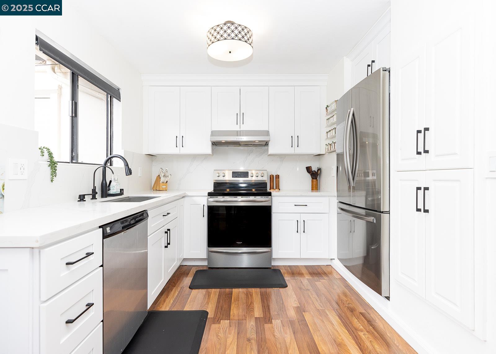 MLS: 41106113 Condo For Sale